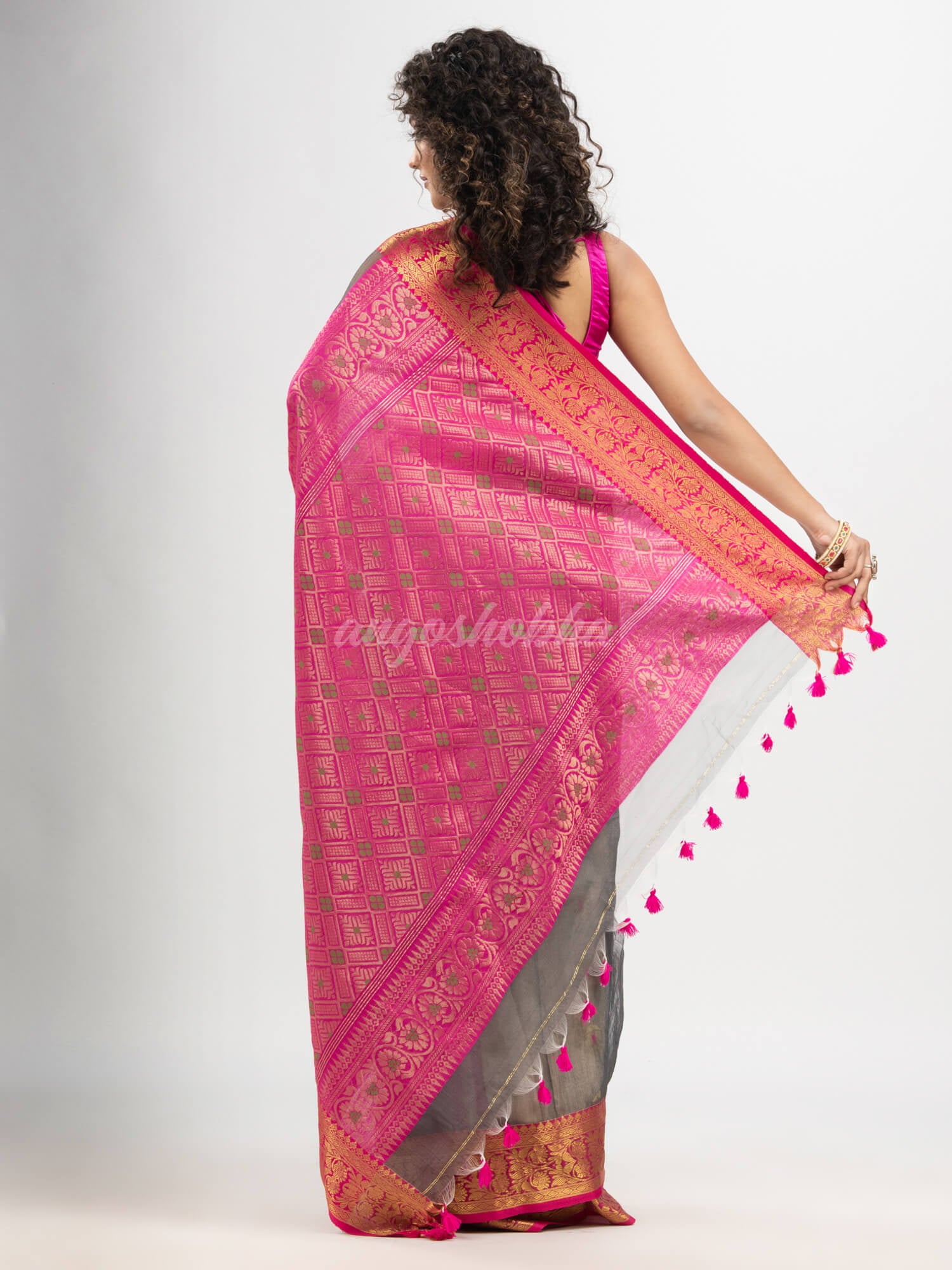 Grey art silk Muslin Jacquard Jamdani saree