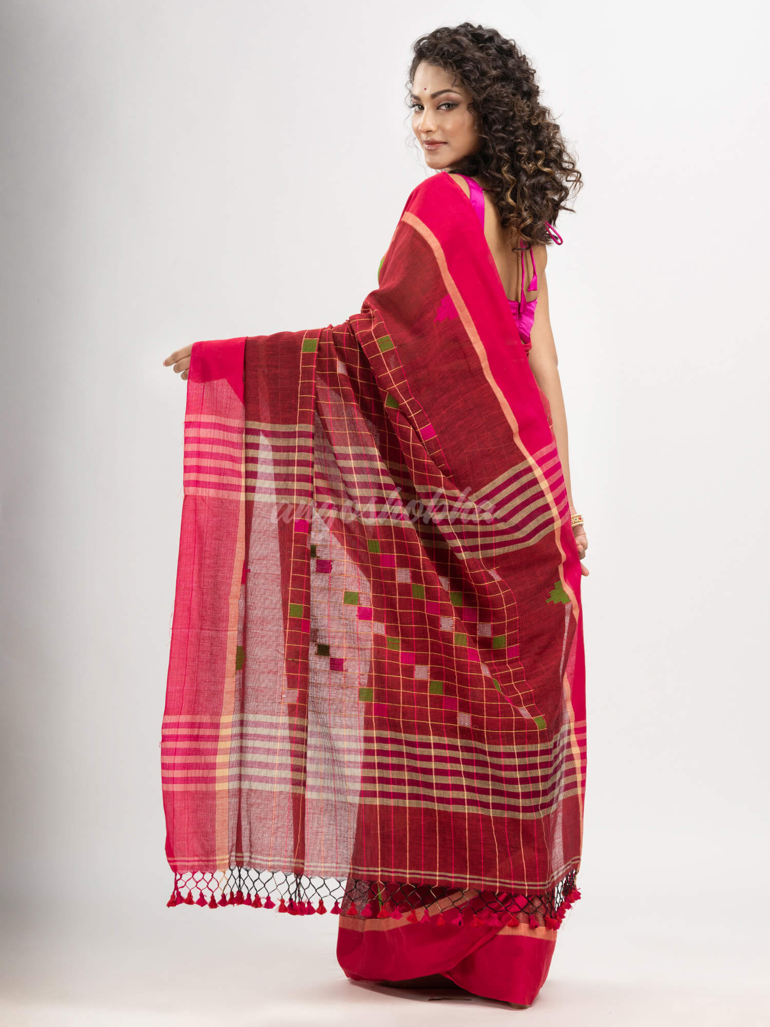 Red cotton all body check and buti with pallu buti in solid broder handloom saree