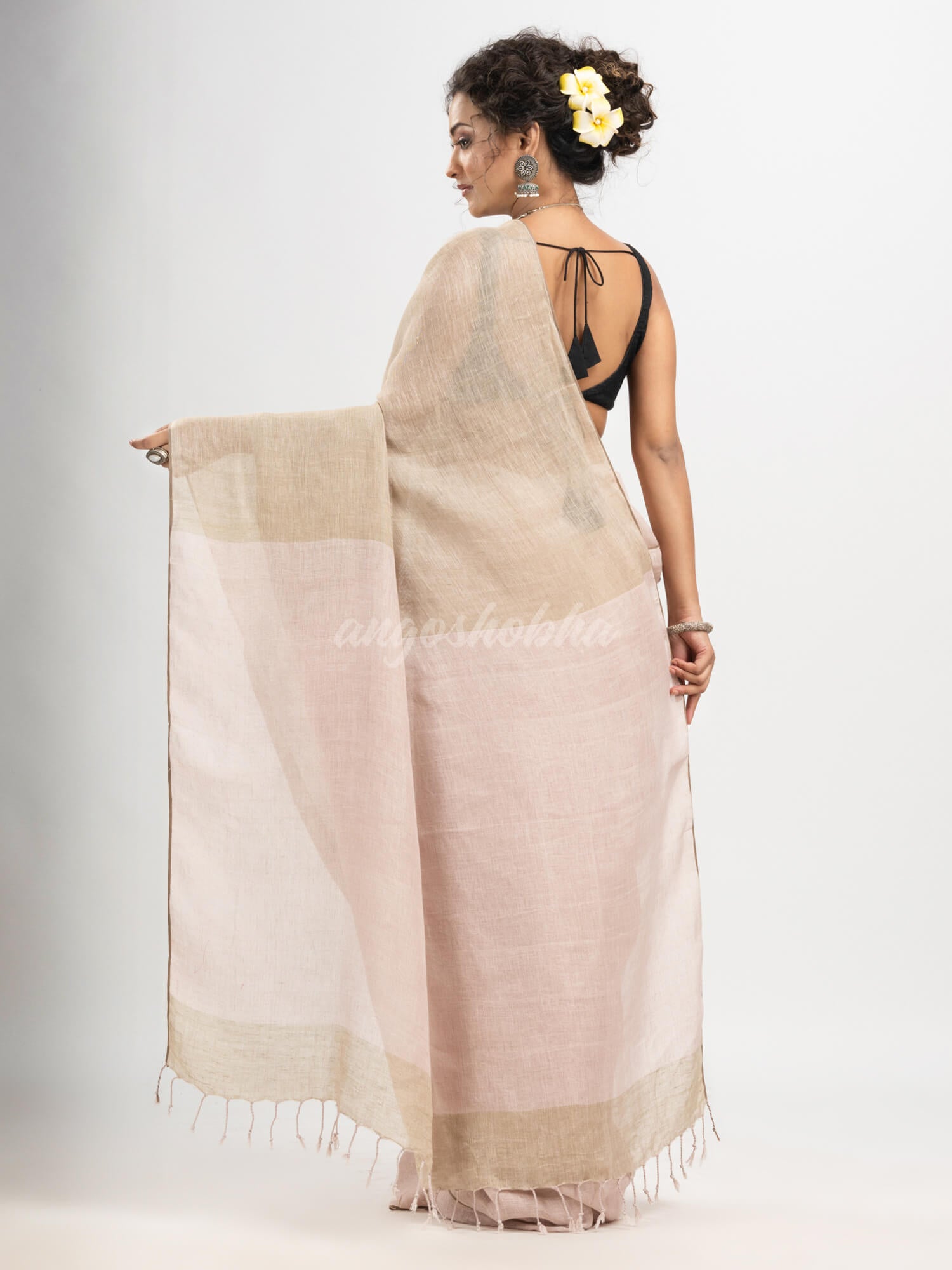 Oct Beige linen solid body with soft Pink Greenish Pallu handloom saree