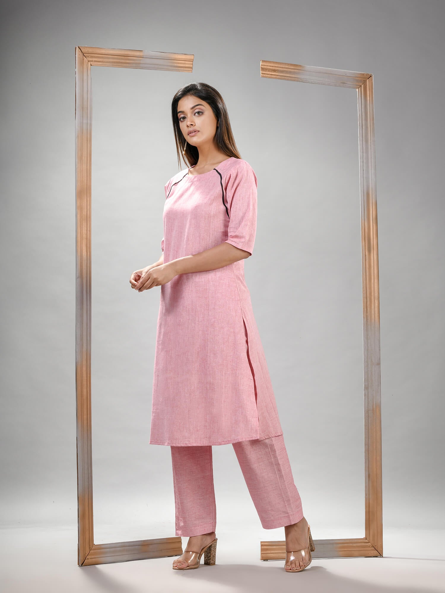Crepe Pink Cotton Bengal Handwoven Kurta Set