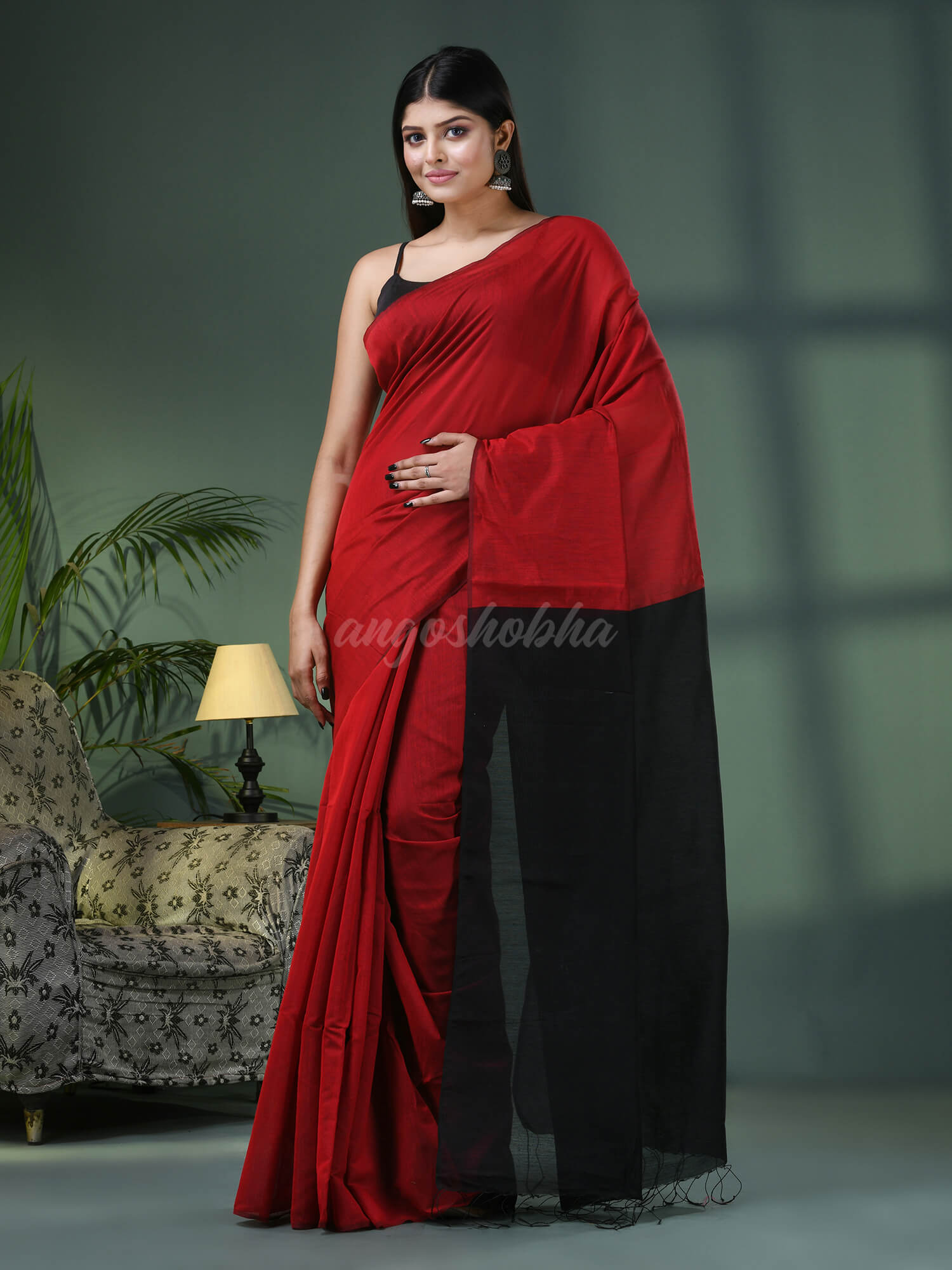 Red Cotton Blend With Black Pallu Handloom Saree