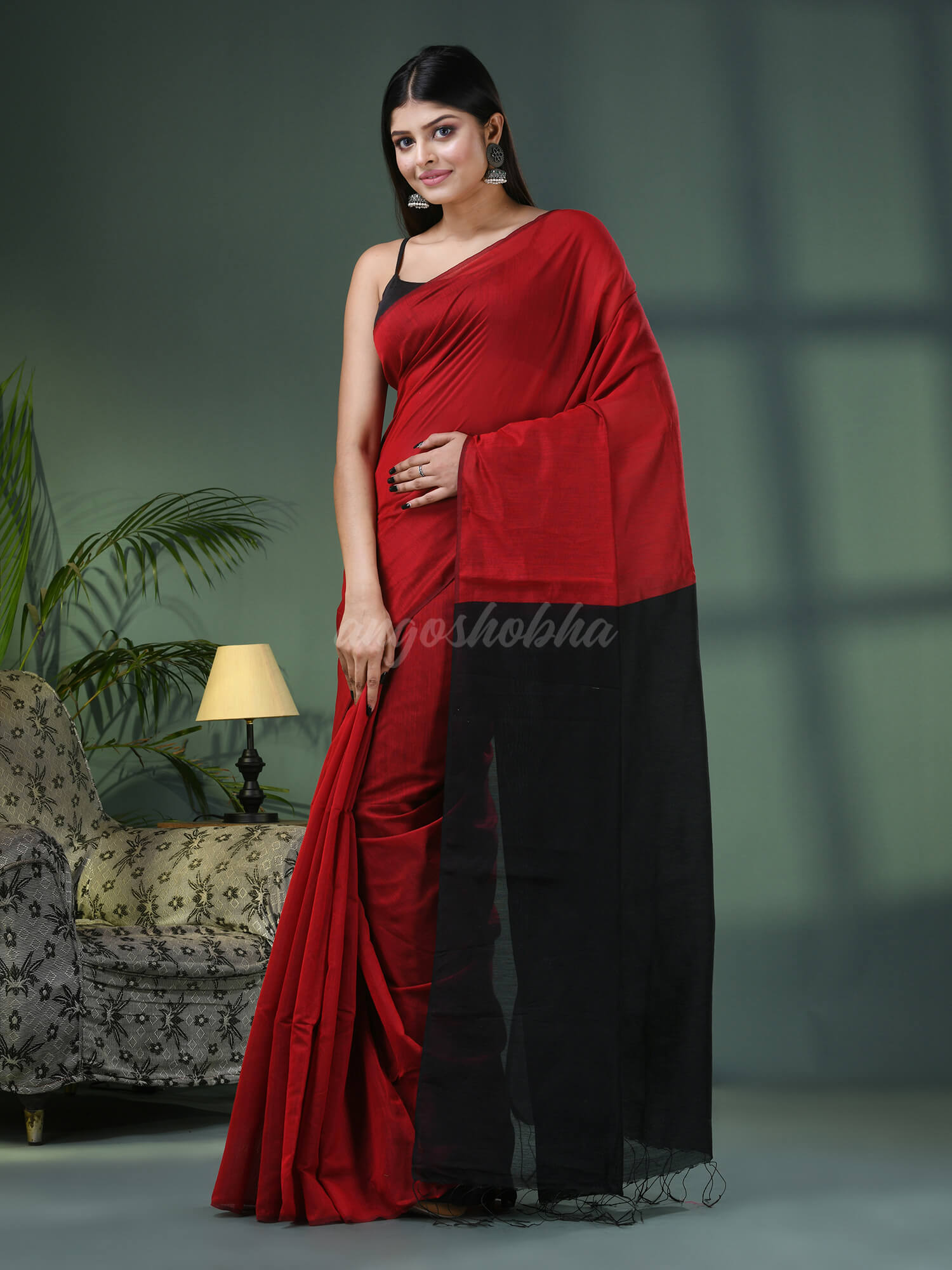 Red Cotton Blend With Black Pallu Handloom Saree