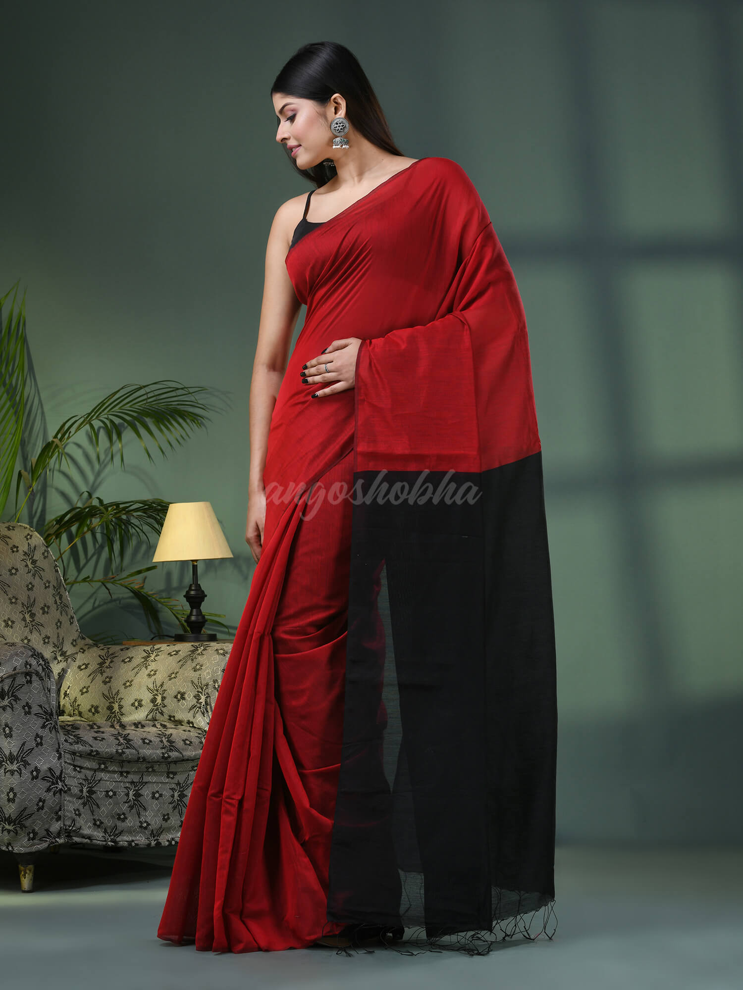 Red Cotton Blend With Black Pallu Handloom Saree