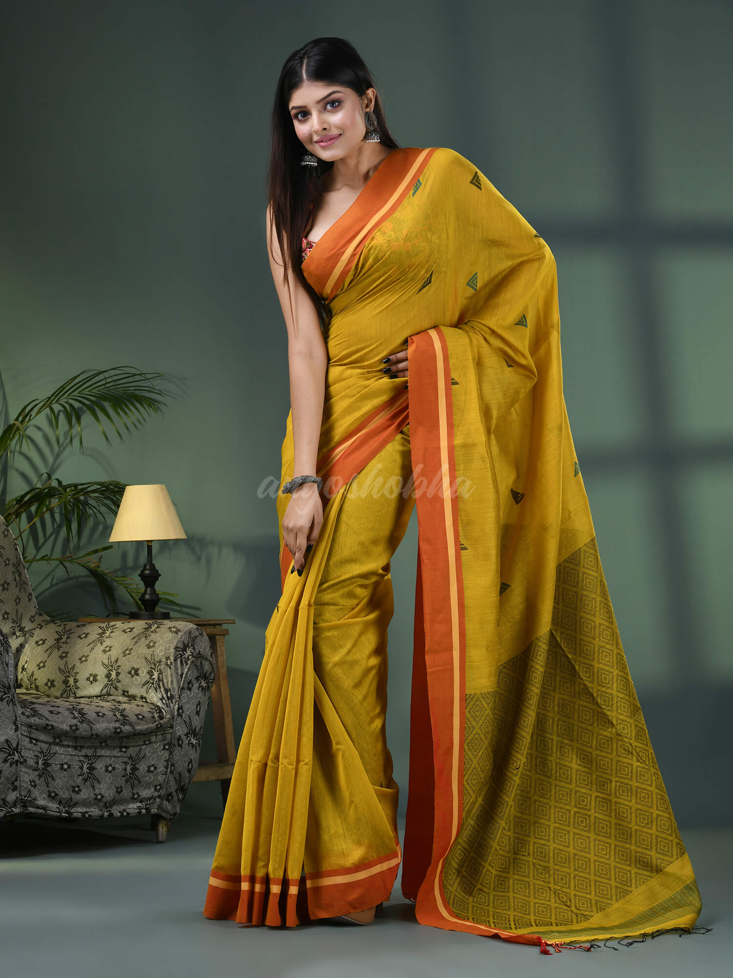 Yellow Cotton Blend Jacquard Work Handloom Saree