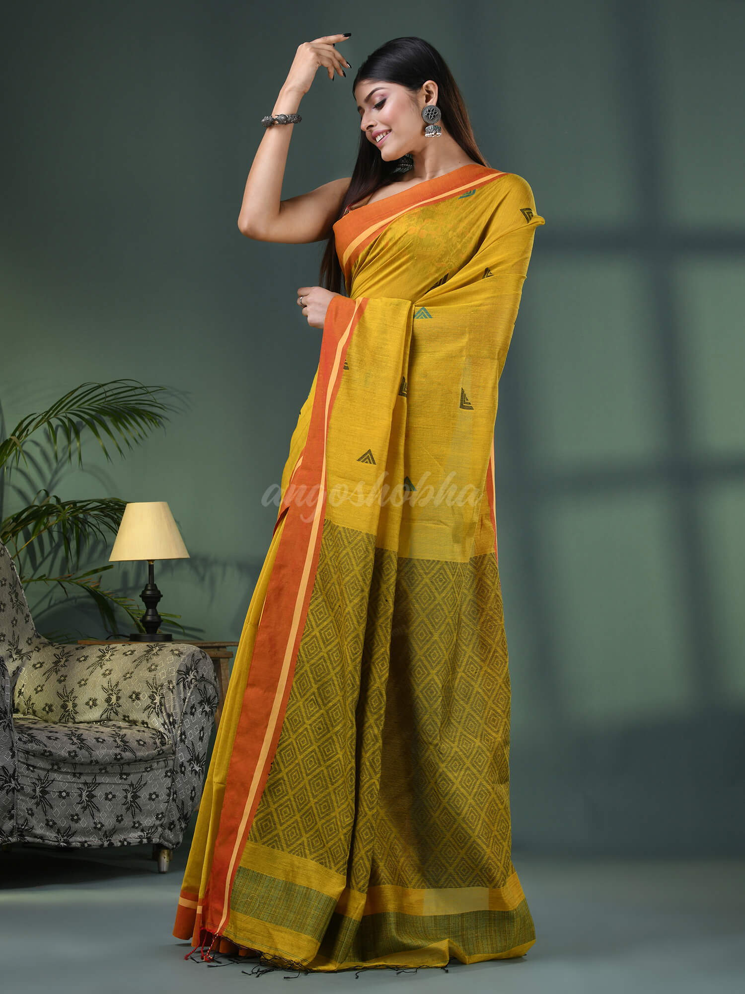 Yellow Cotton Blend Jacquard Work Handloom Saree