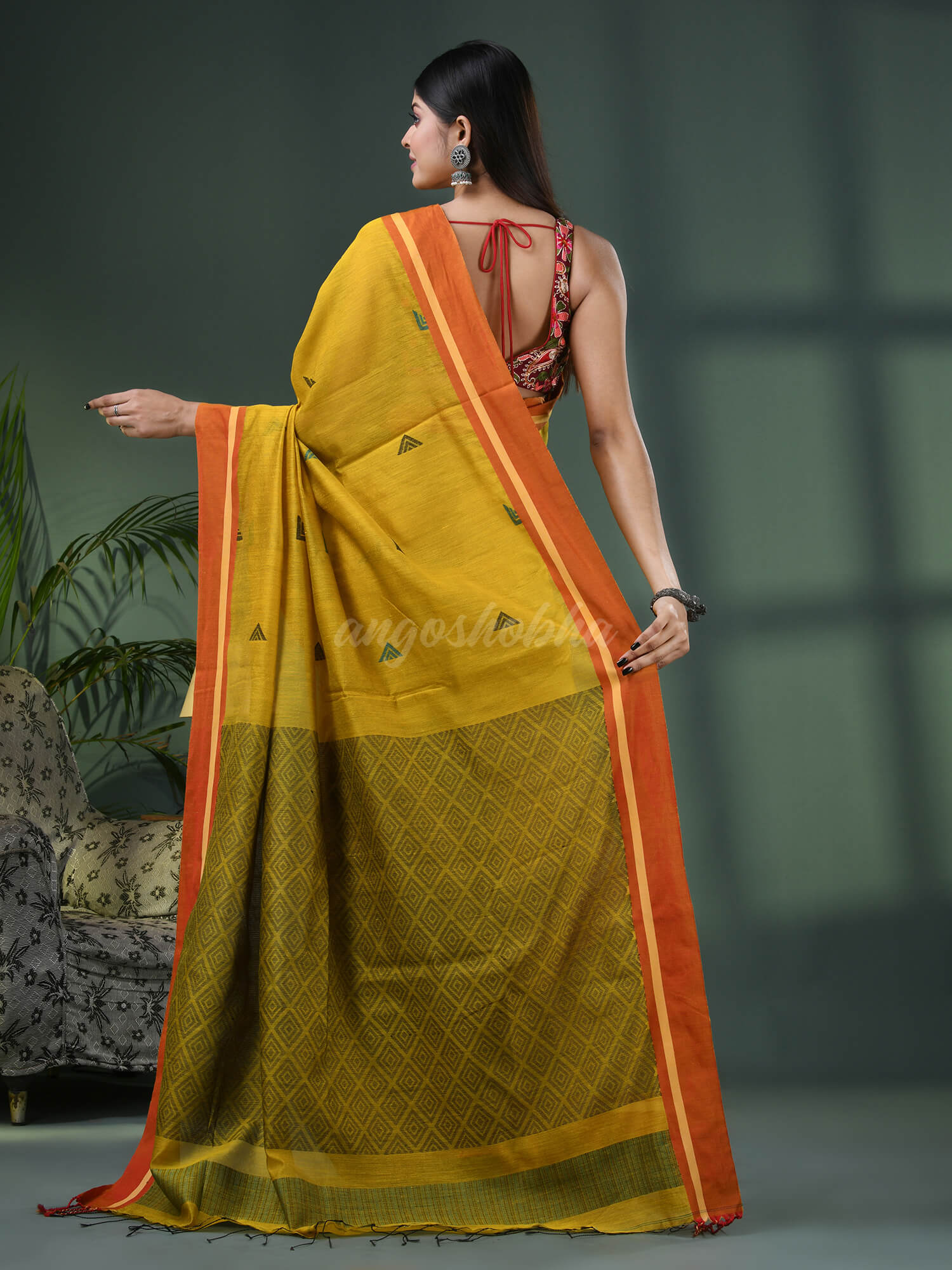 Yellow Cotton Blend Jacquard Work Handloom Saree