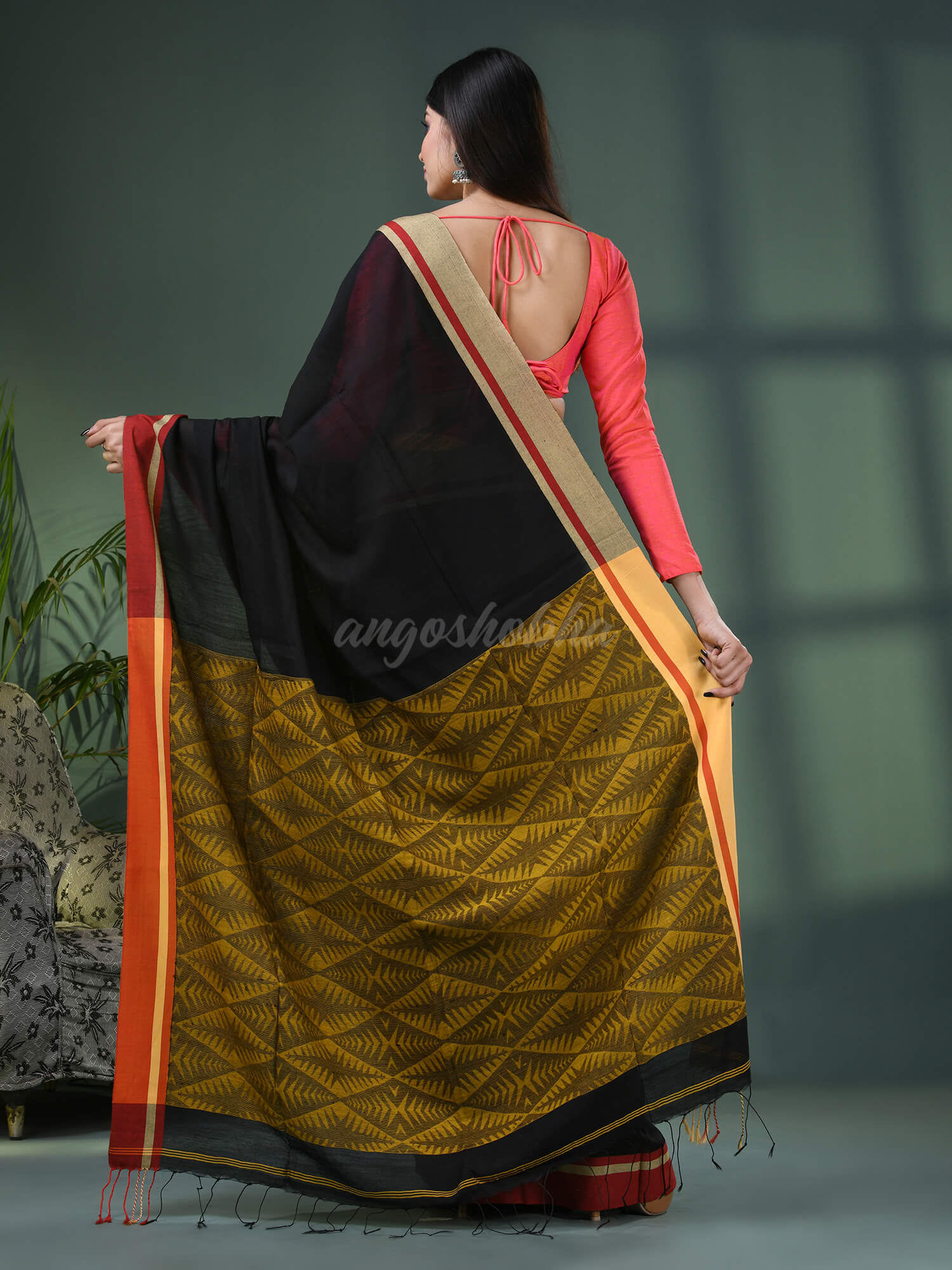 Black Cotton Blend Jacquard Work Handloom Saree