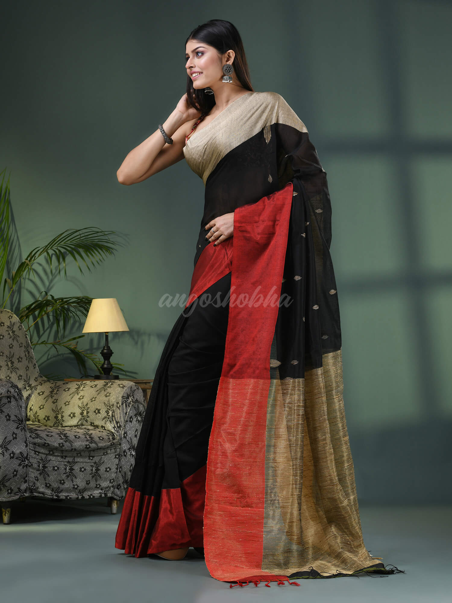 Black Cotton Blend Ganga Yamuna Border Handloom Saree