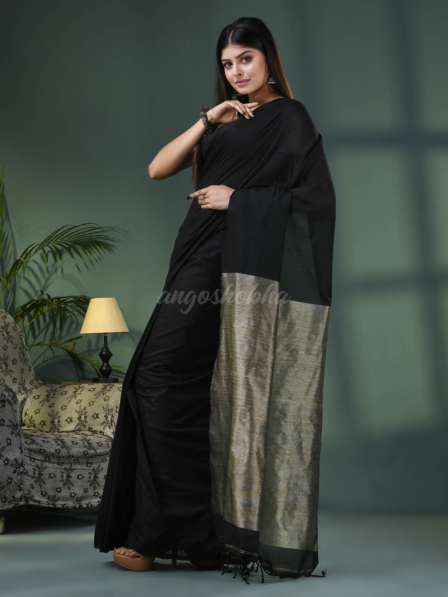 Black Cotton Blend Dupion Silk Pallu Handloom Saree