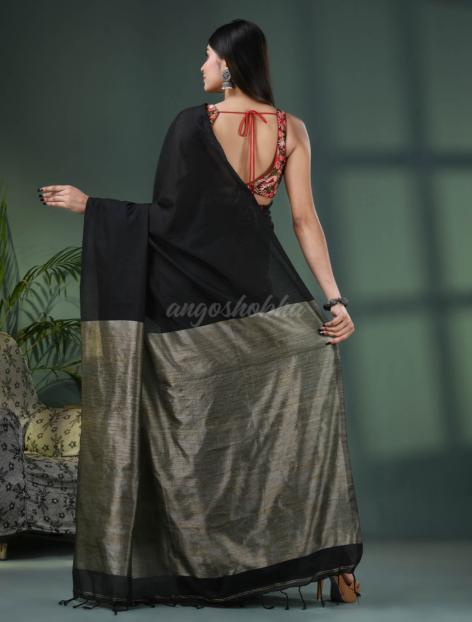 Black Cotton Blend Dupion Silk Pallu Handloom Saree