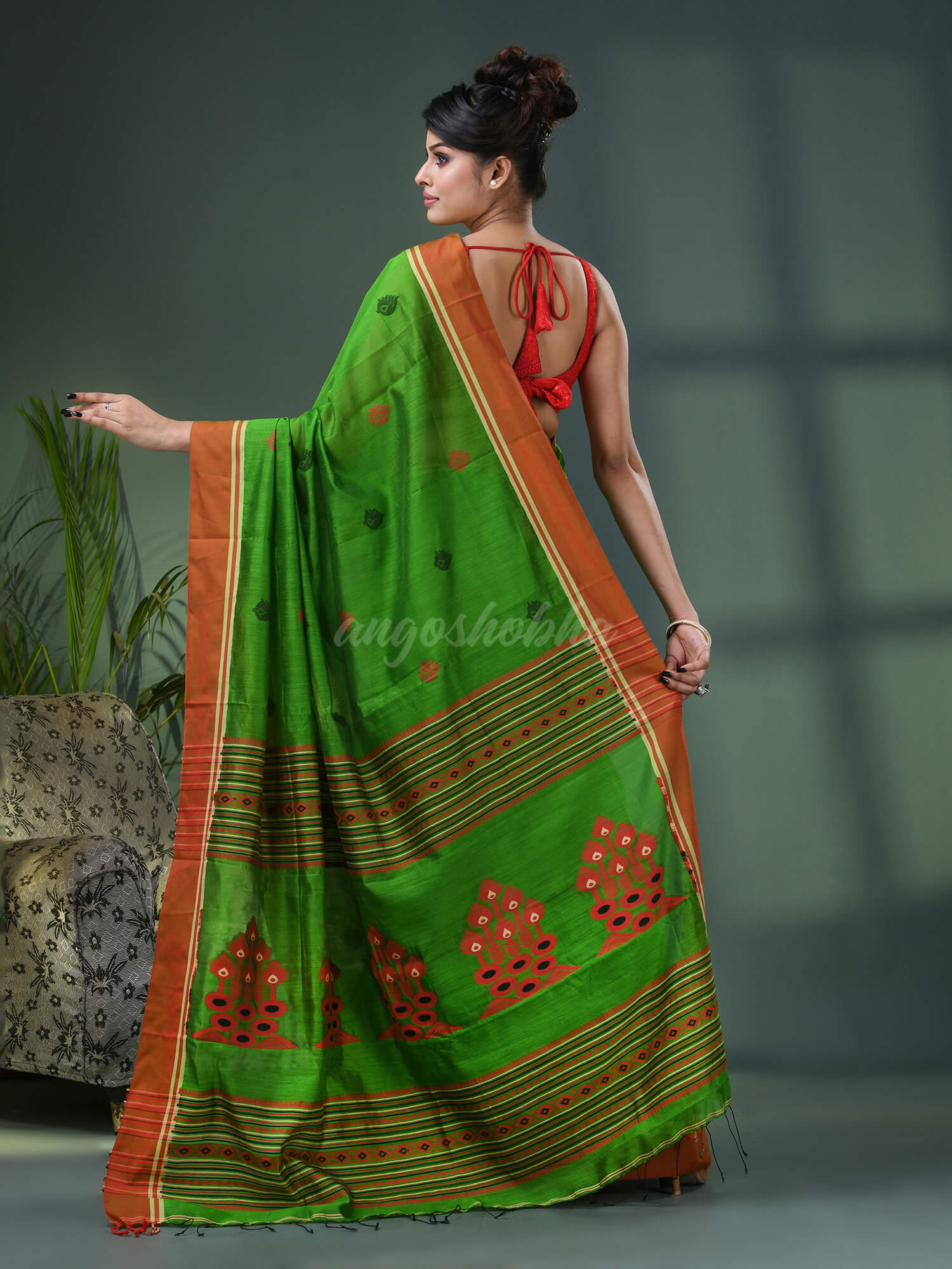 Green Cotton Blend Jacquard Work Handloom Saree