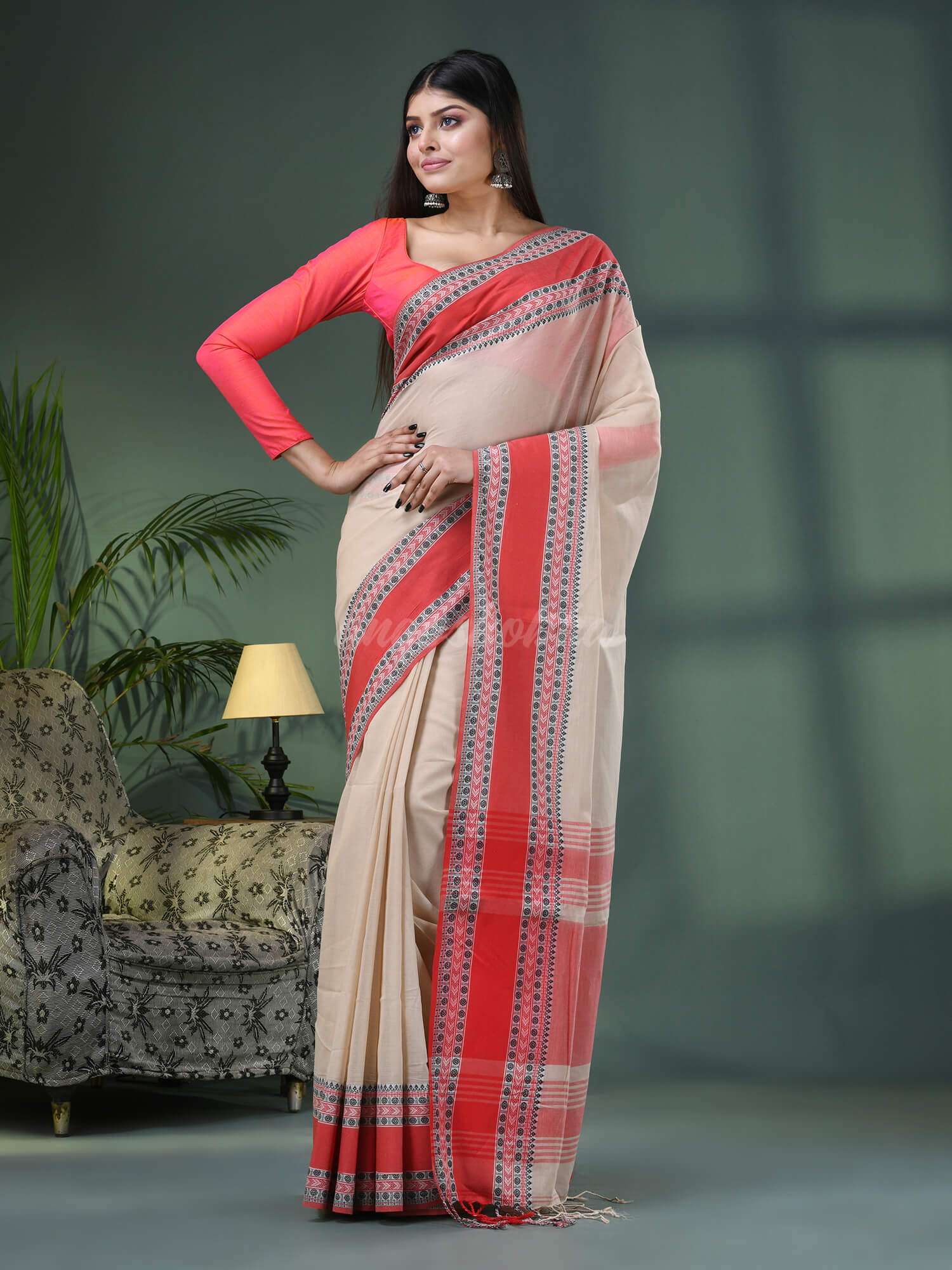 Cream Cotton Jacquard Border Handloom Saree