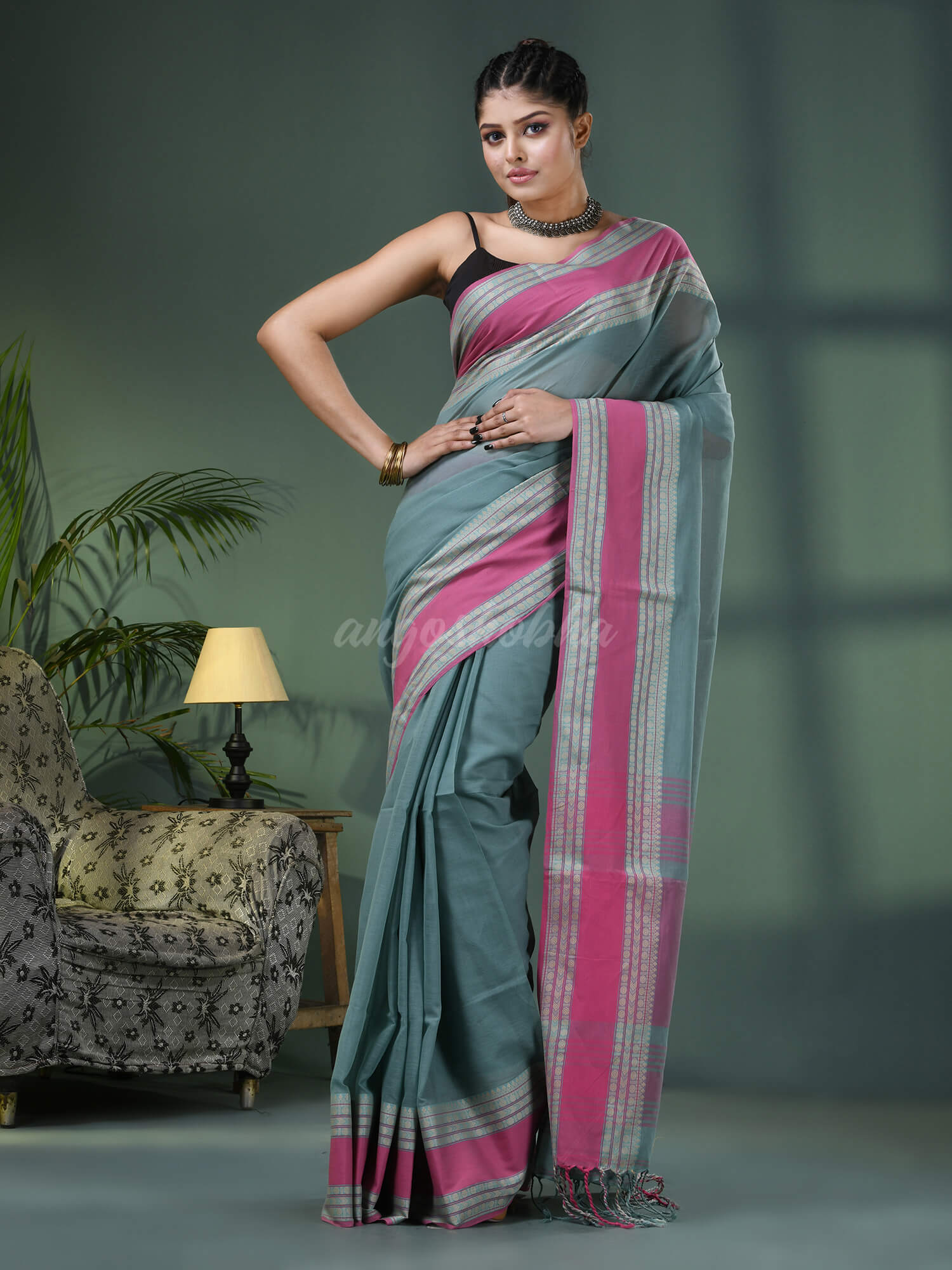 Jengle Green Cotton Jacquard Border Handloom Saree