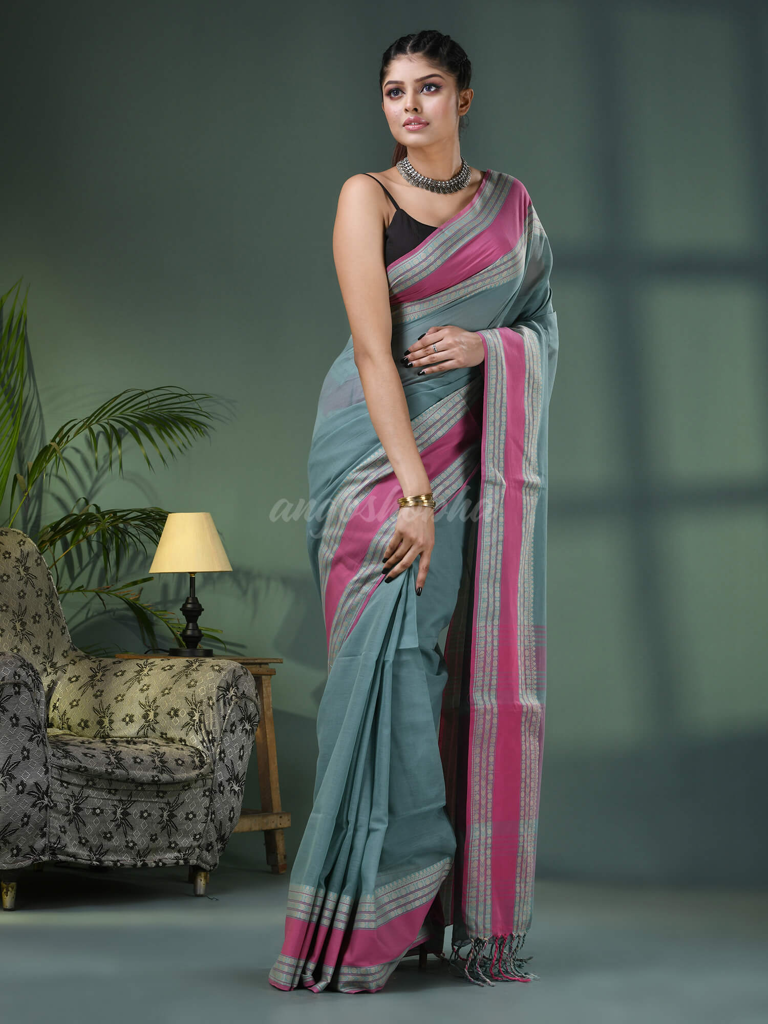 Jengle Green Cotton Jacquard Border Handloom Saree
