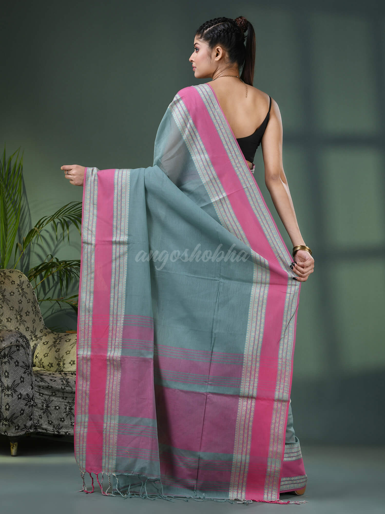 Jengle Green Cotton Jacquard Border Handloom Saree