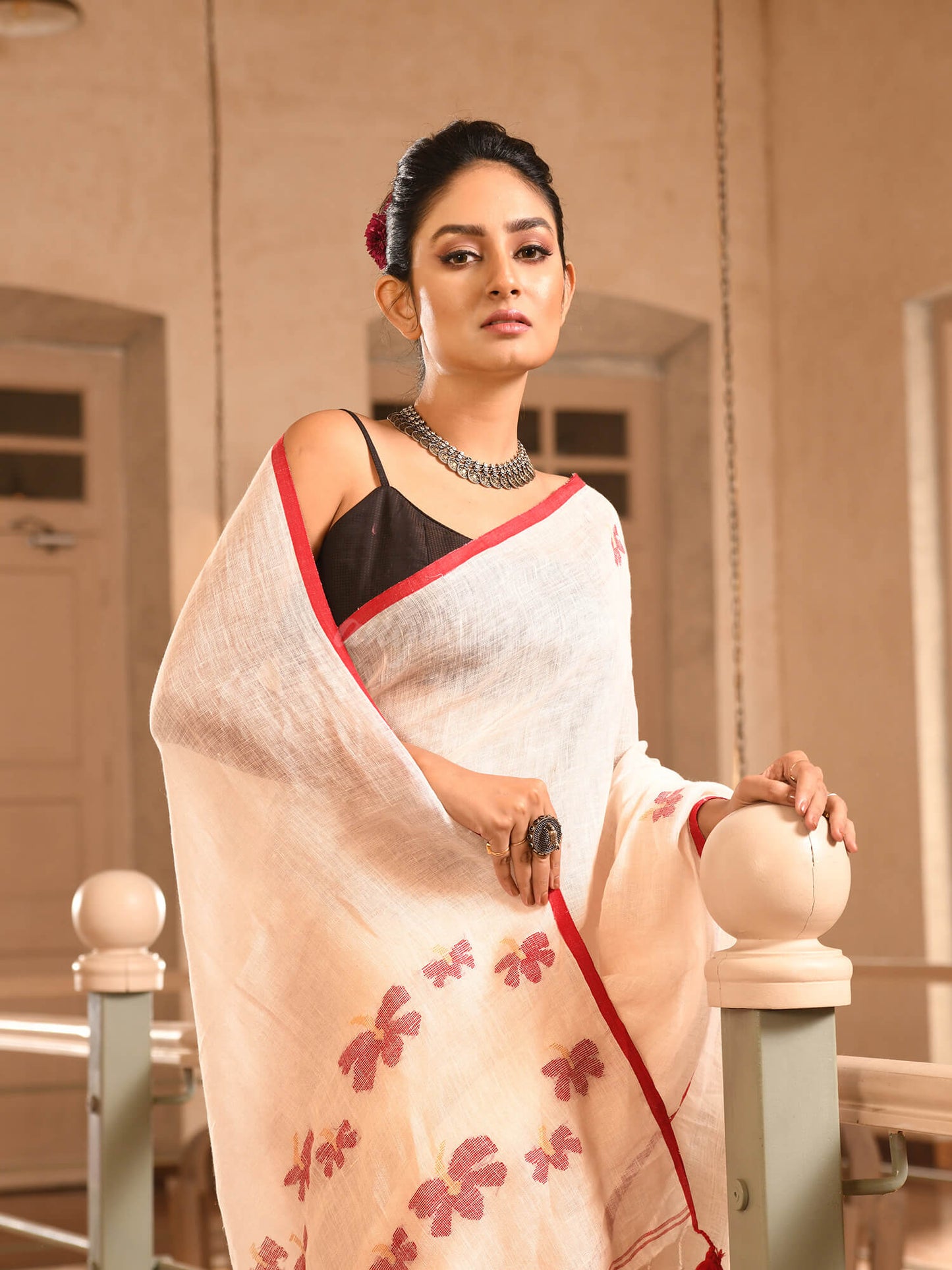 White Linen All Body Flowers motive Handwoven Saree