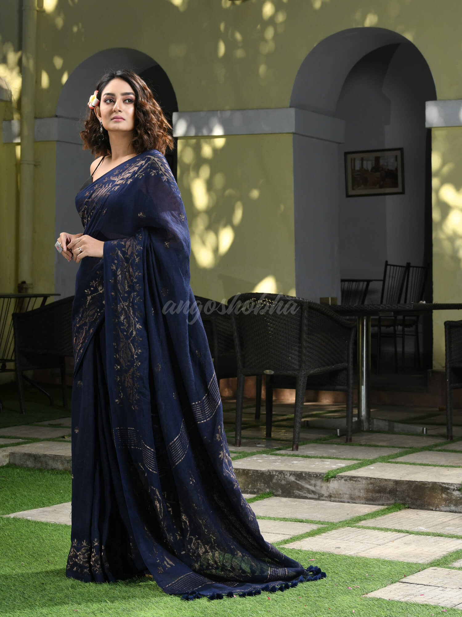 Navy Blue Linen Broder With Pallu Jacquard Zari Work Handwoven Saree