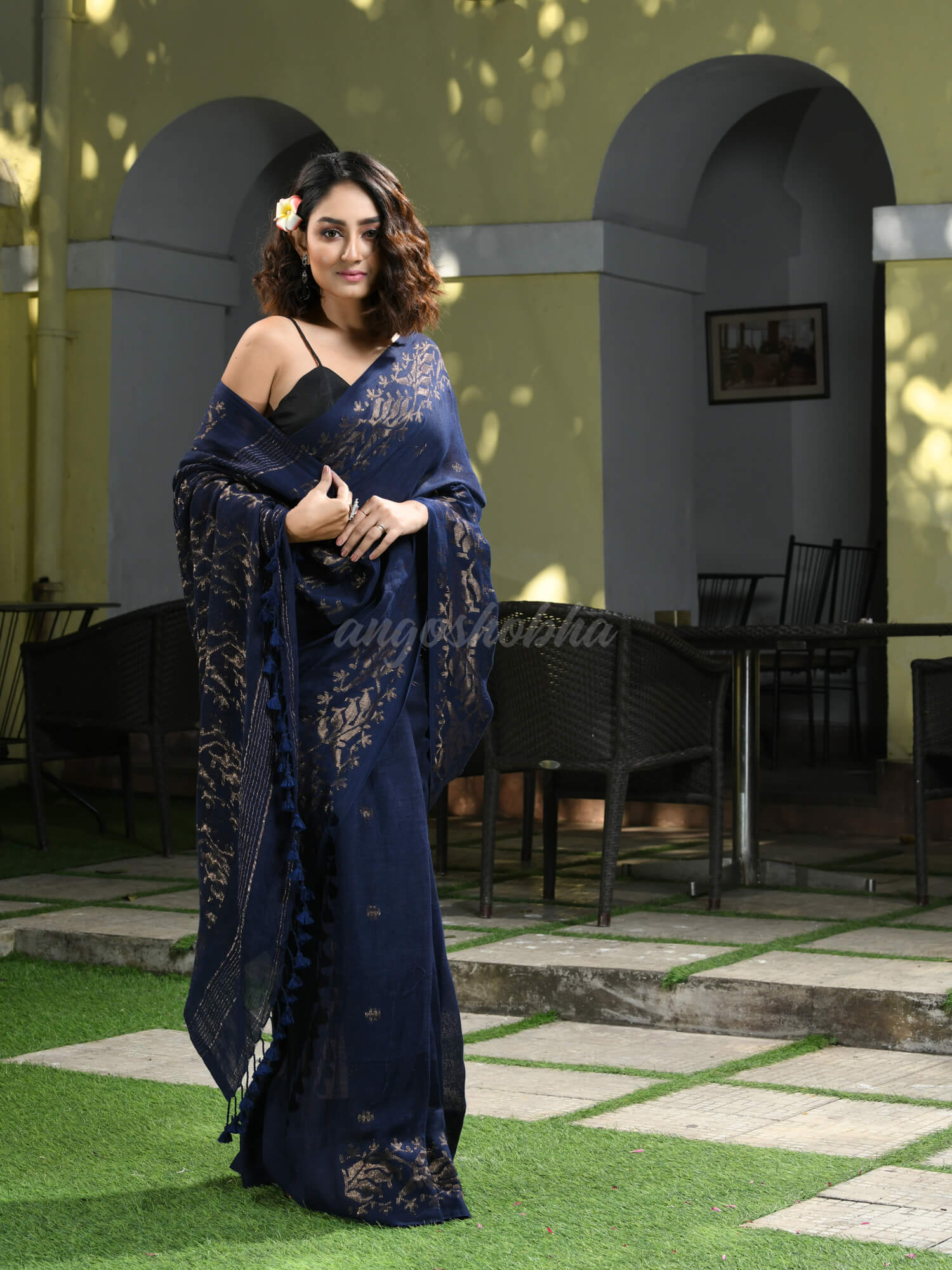 Navy Blue Linen Broder With Pallu Jacquard Zari Work Handwoven Saree