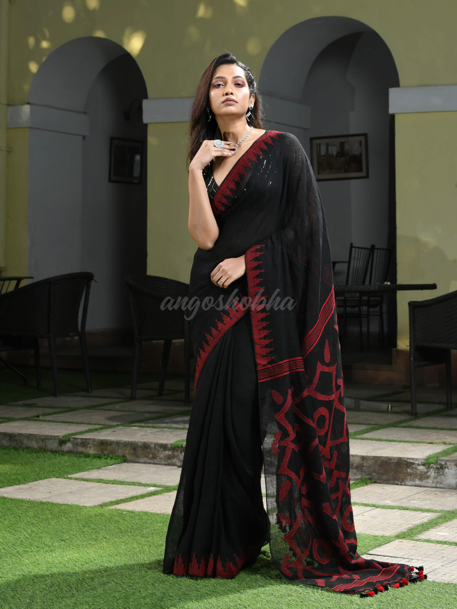 Black Linen Red Temple Border with Pallu Jamdani Work Handwoven Saree