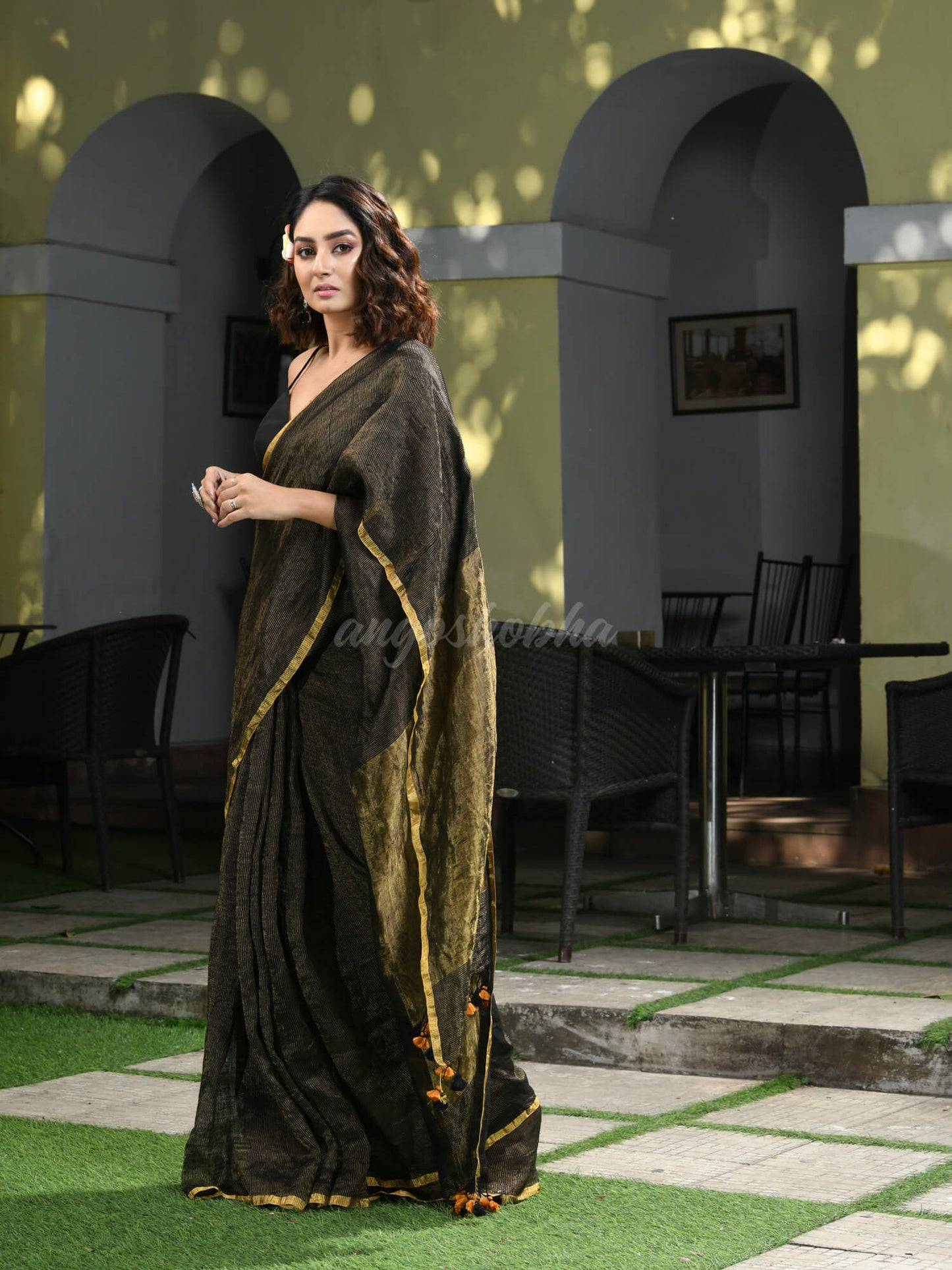 Black Linen Zari Tissue Check Handwoven Saree