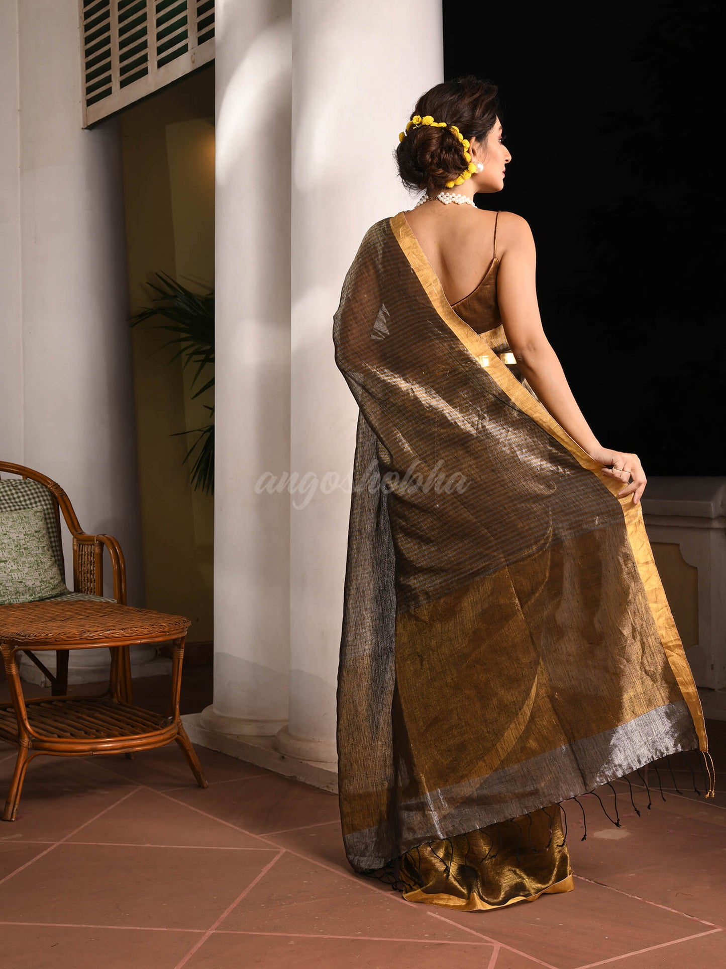 Golden Linen With Pallu Silver Zari Check Handwoven Tissue Saree