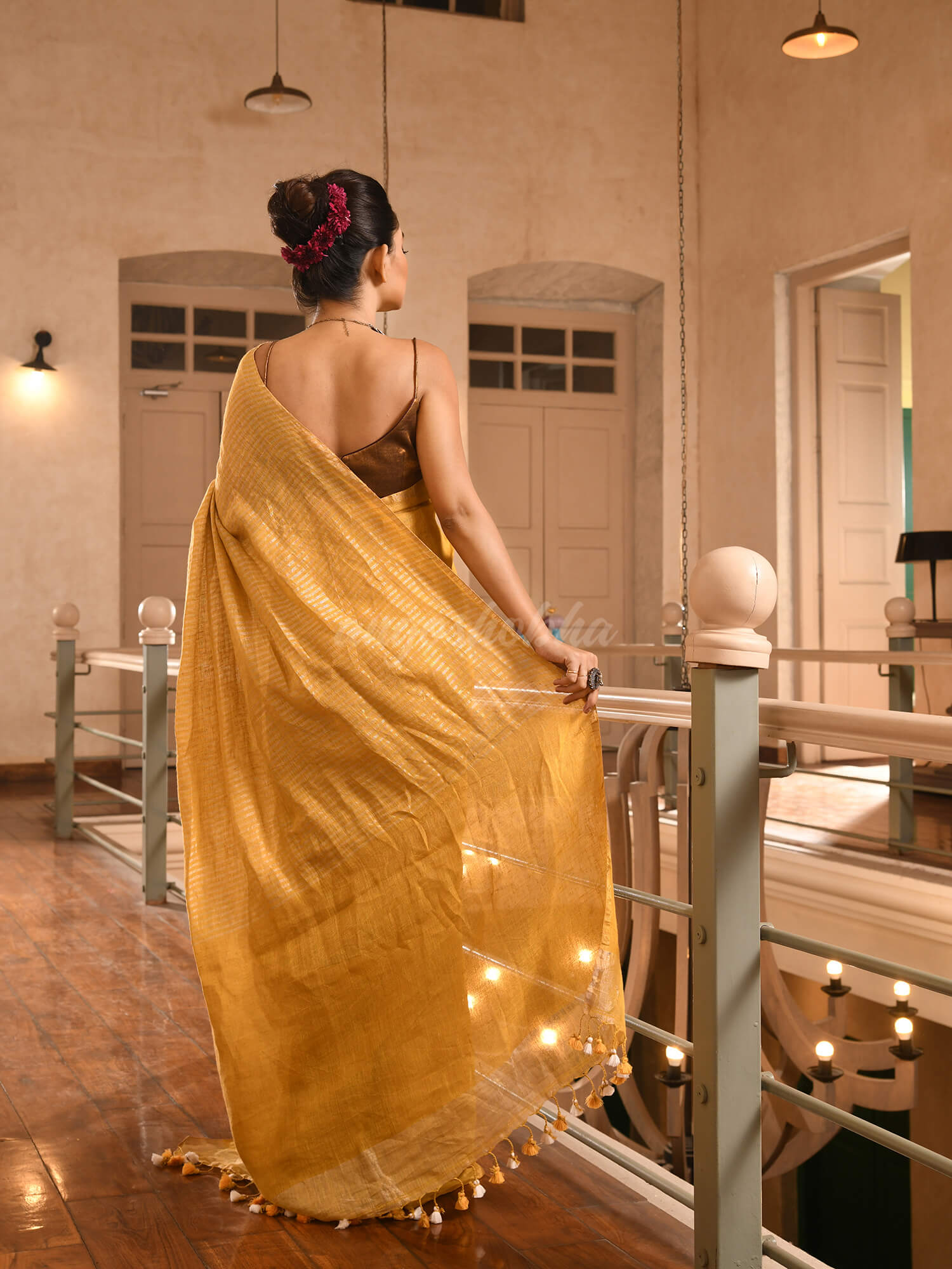 Mustard Linen With Pallu Silver Zari Check Handwoven Saree