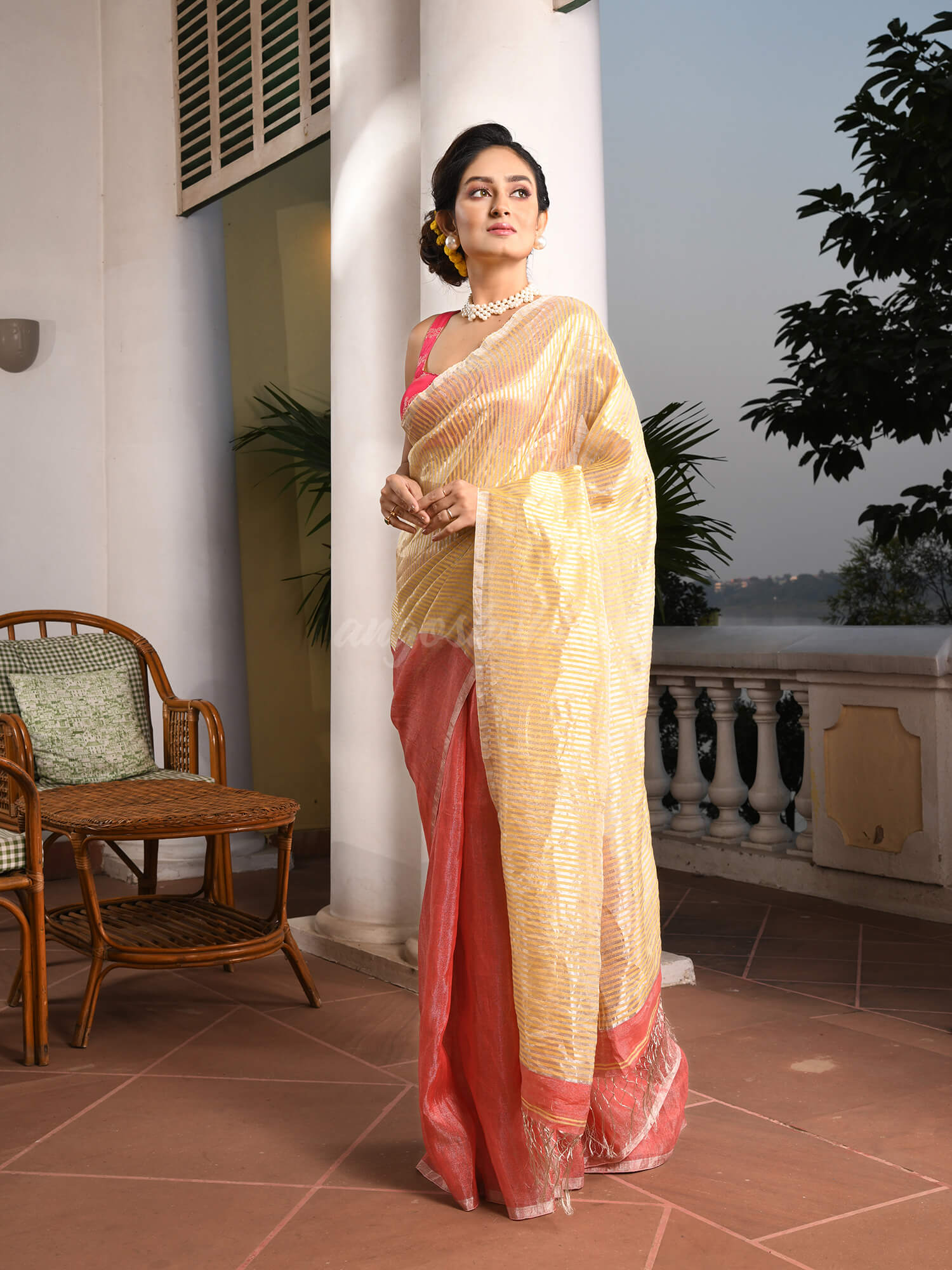 This is Dark Peach Linen Silver Zari Check Pallu Handwoven tissue saree
