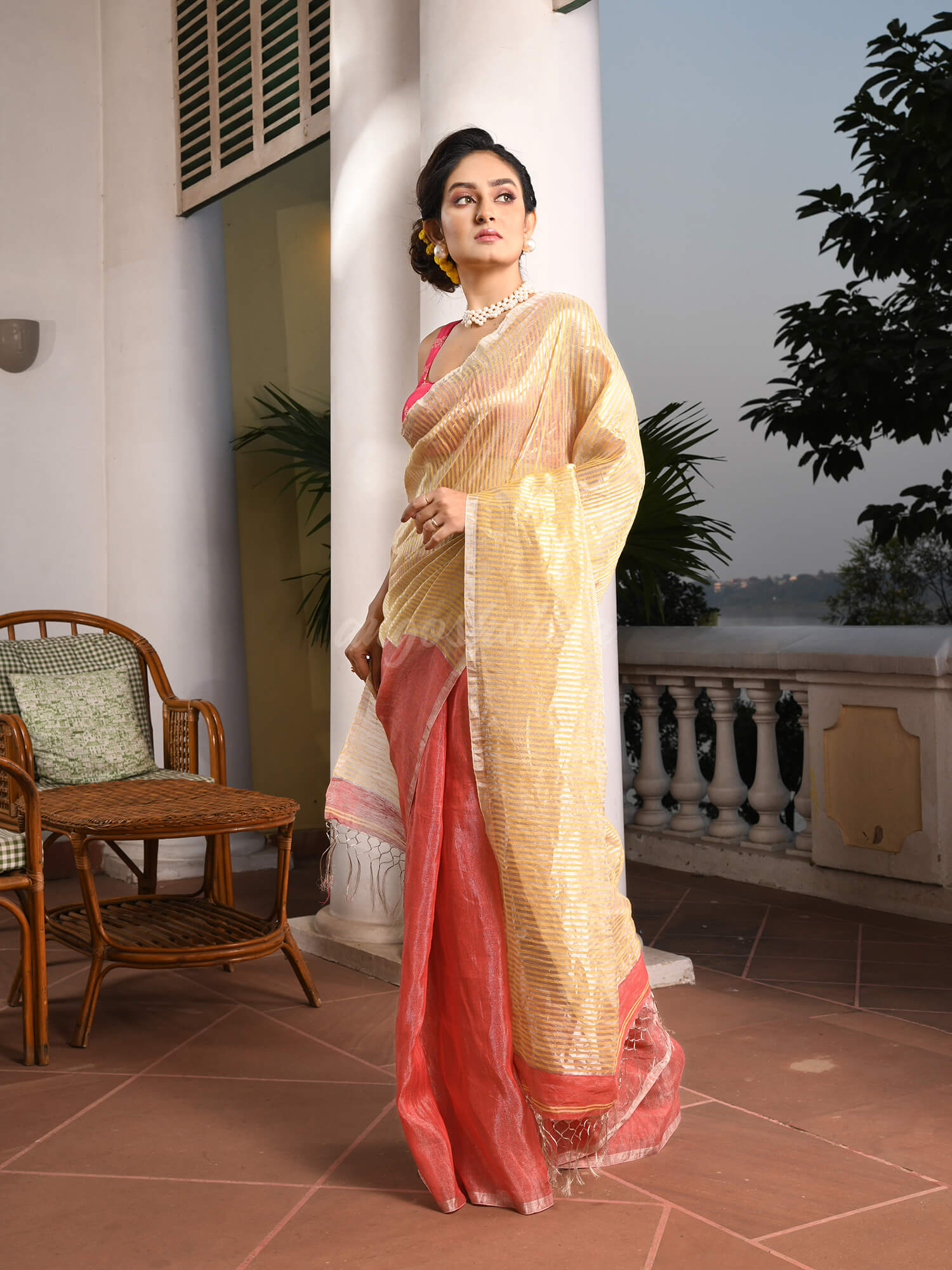 This is Dark Peach Linen Silver Zari Check Pallu Handwoven tissue saree