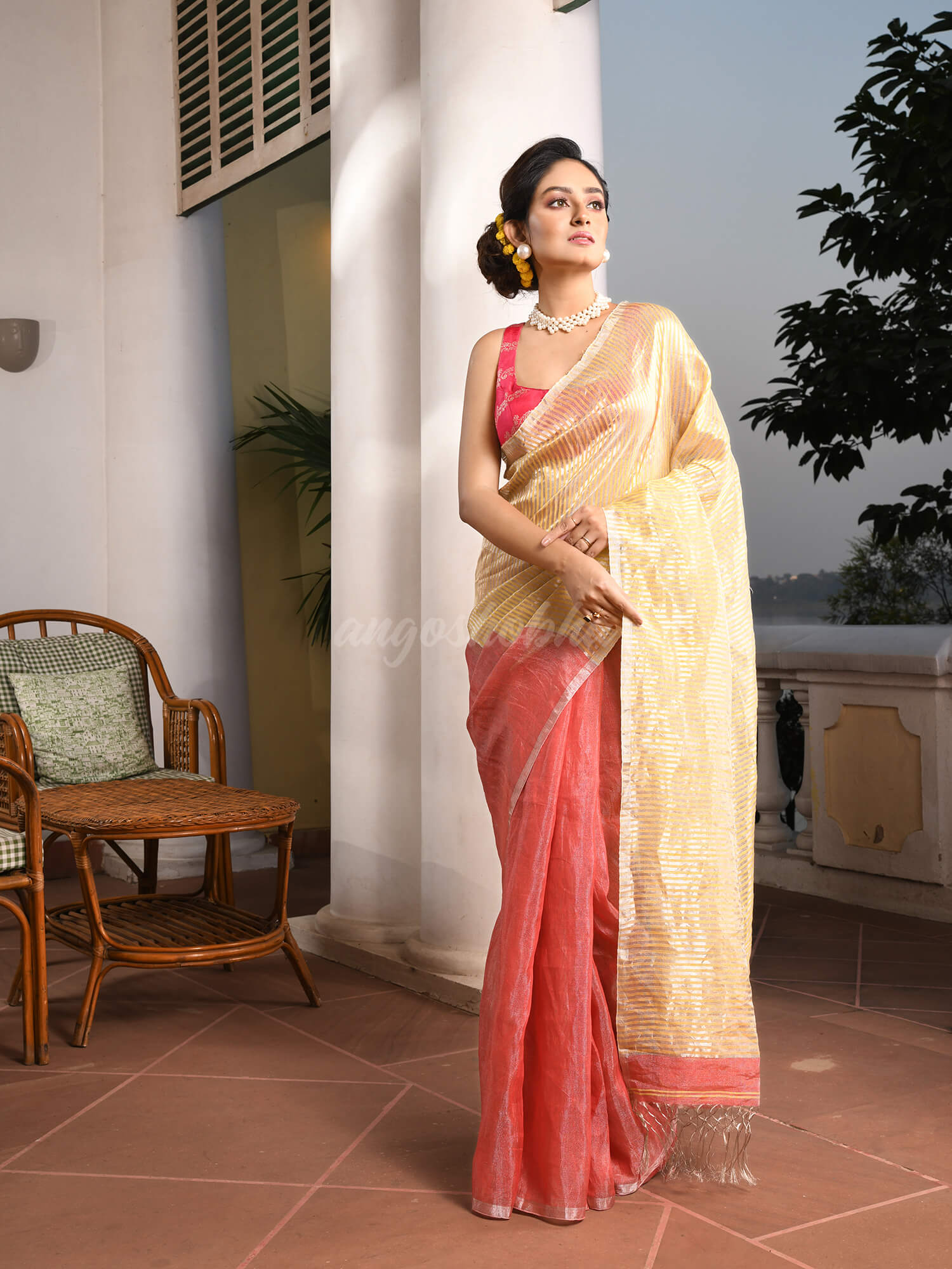 This is Dark Peach Linen Silver Zari Check Pallu Handwoven tissue saree