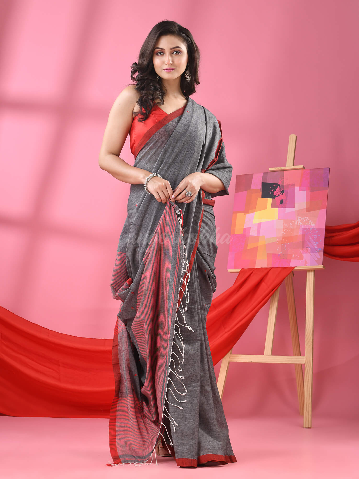 Grey Cotton All Body Plus Buti Handloom Saree