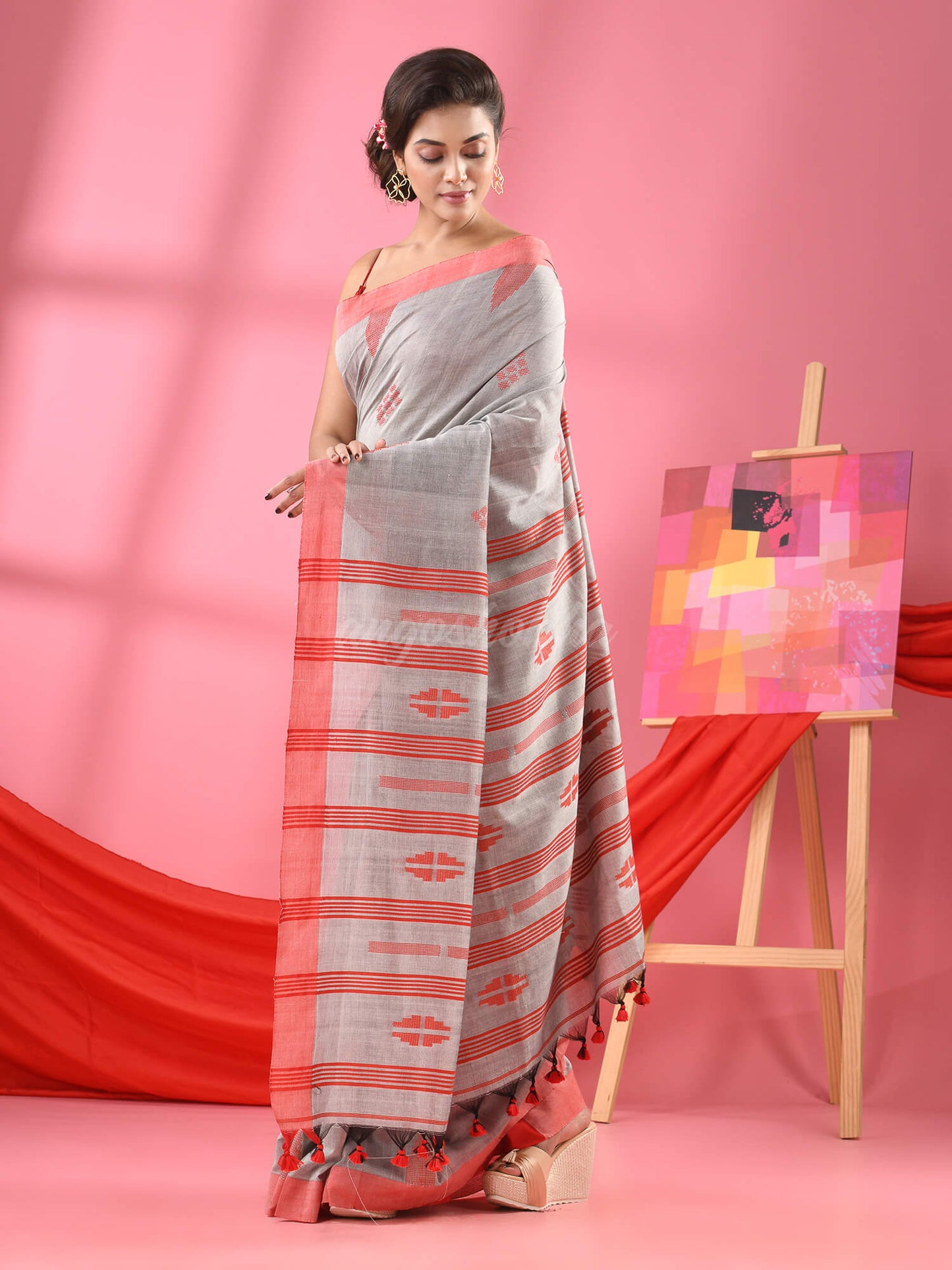 Light Grey Cotton All Body Buti Handloom Saree