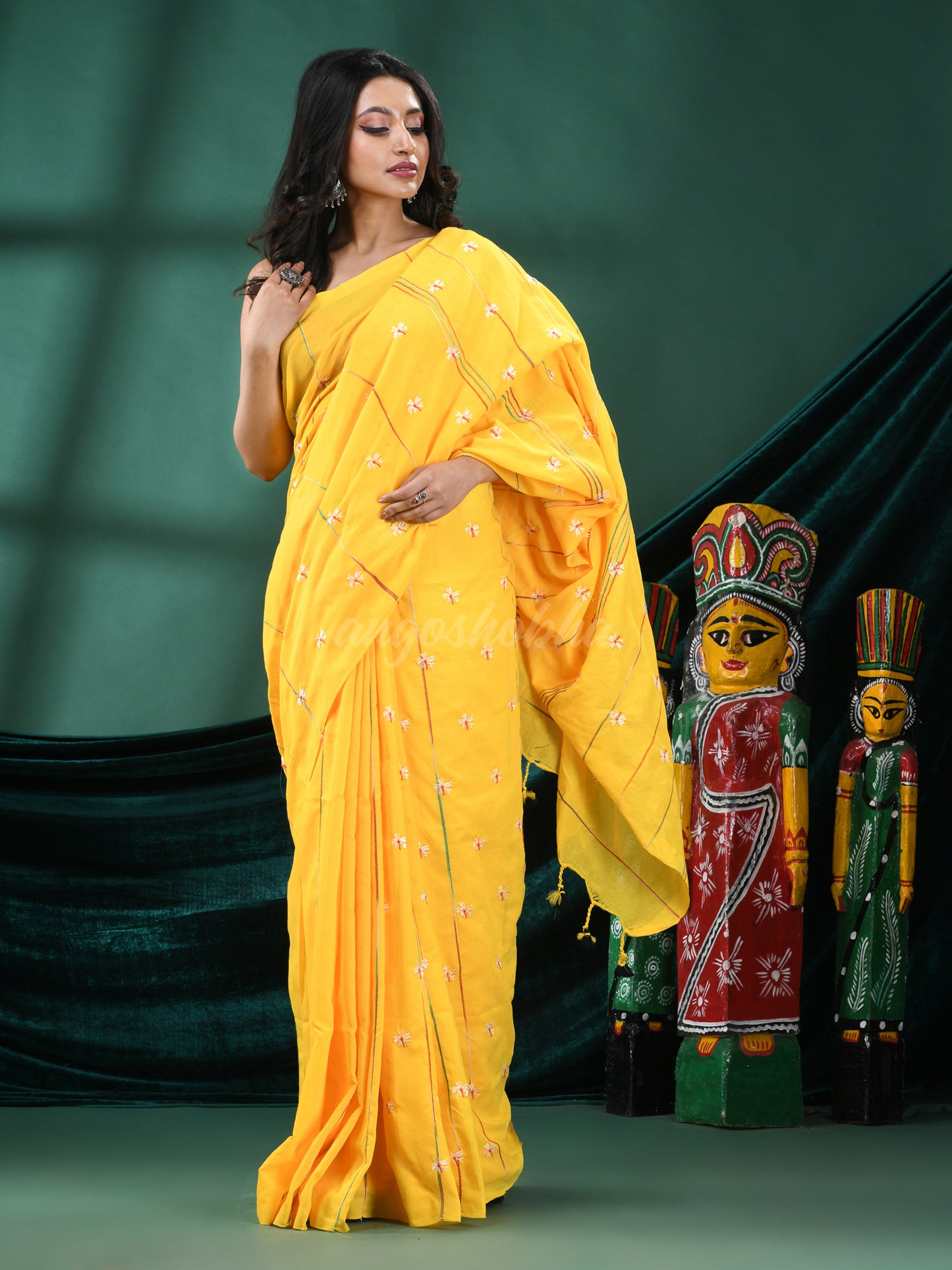 Yellow Cotton Blend Handloom Saree