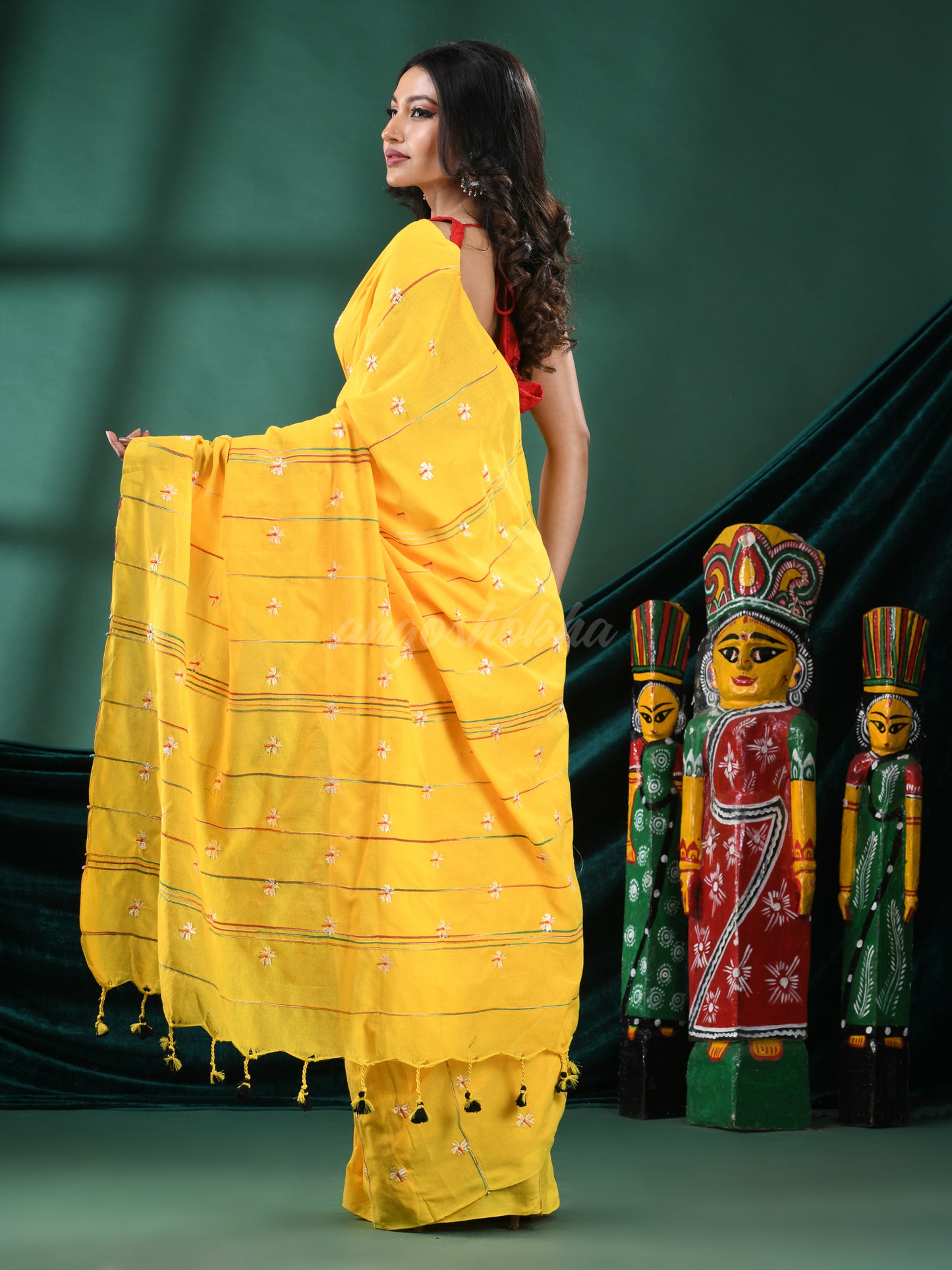 Yellow Cotton Blend Handloom Saree