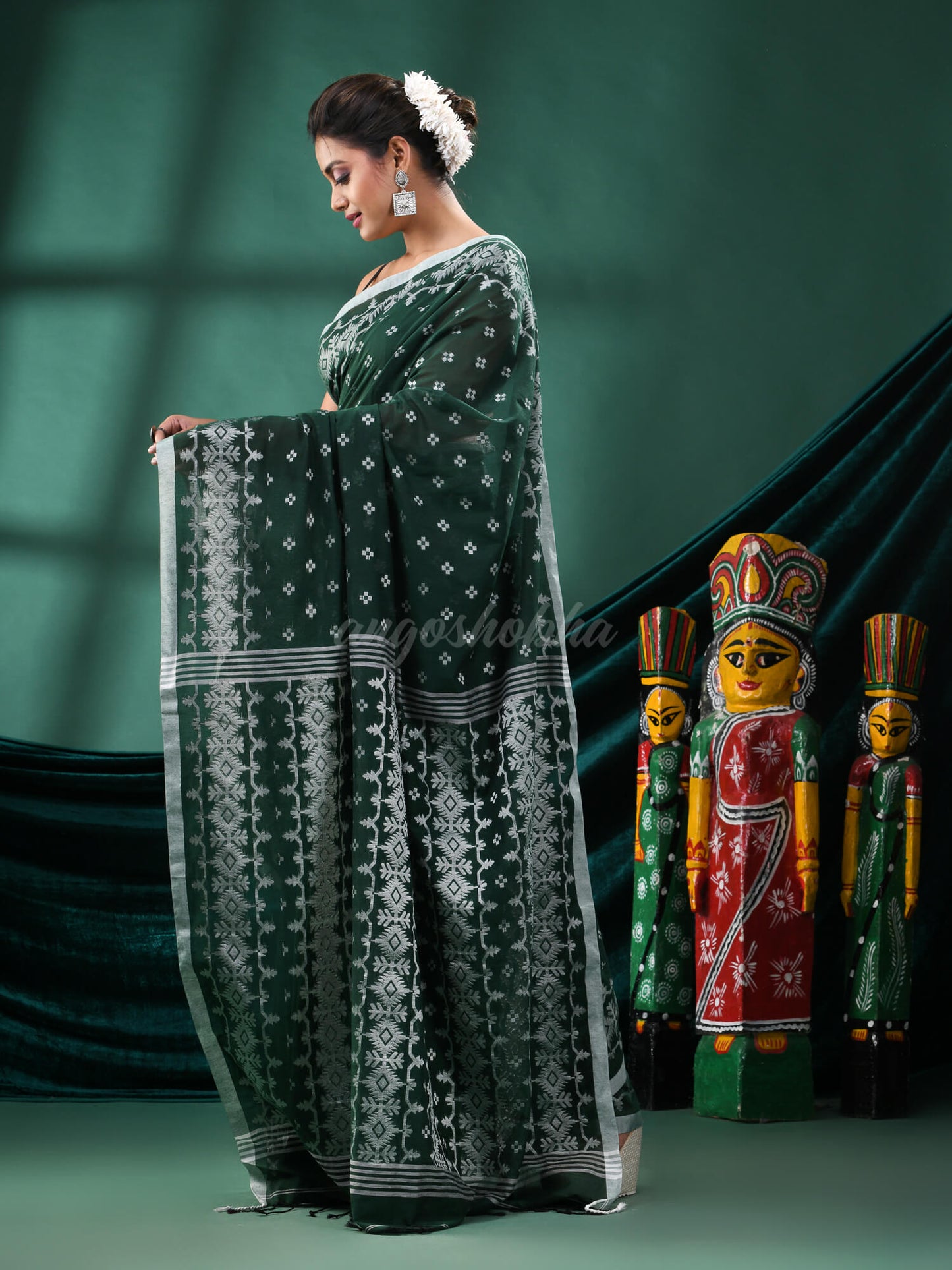 Bottle Green Cotton Blend Handloom Saree