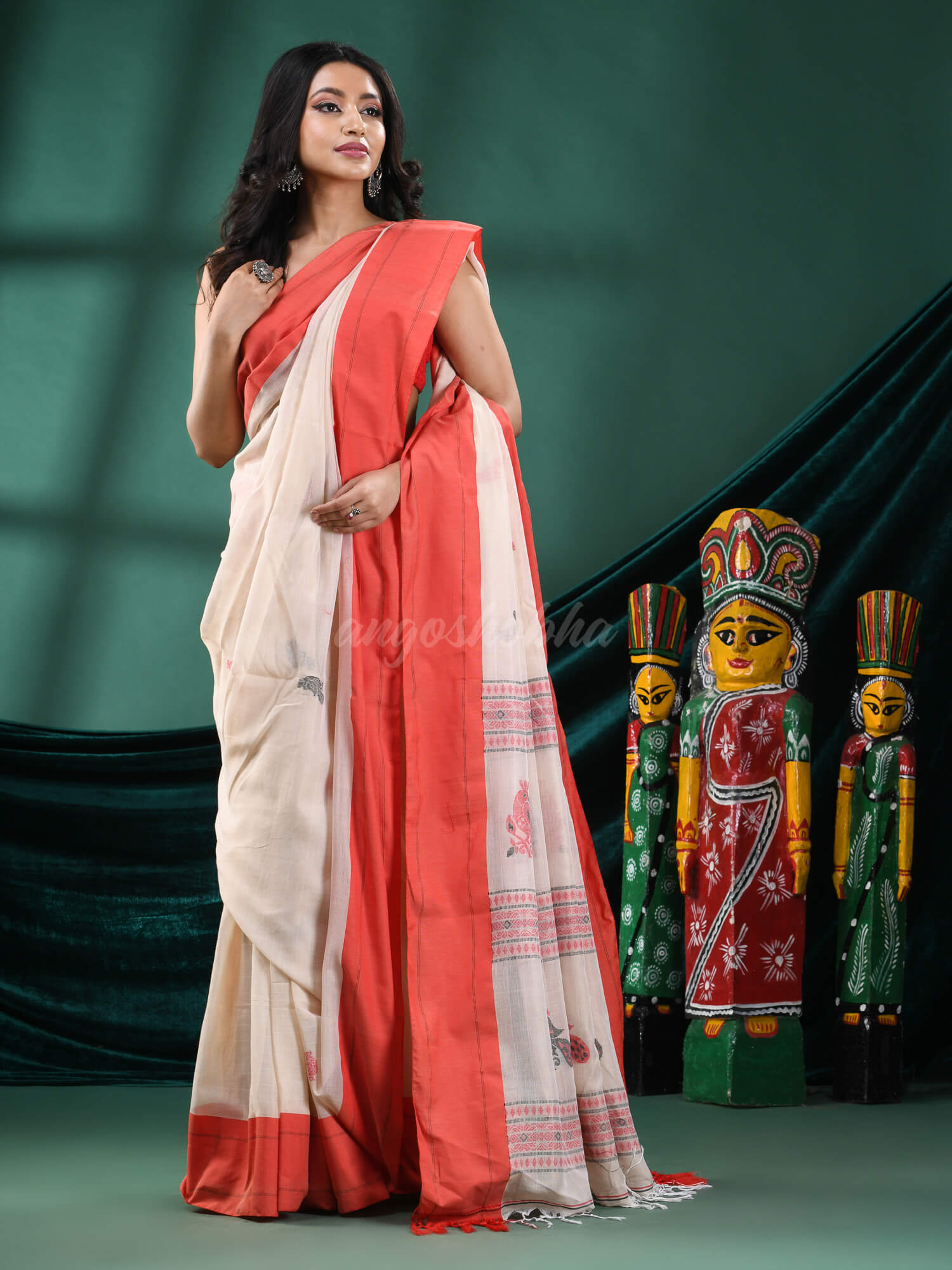 Cream Cotton Peacock Design Handloom Saree