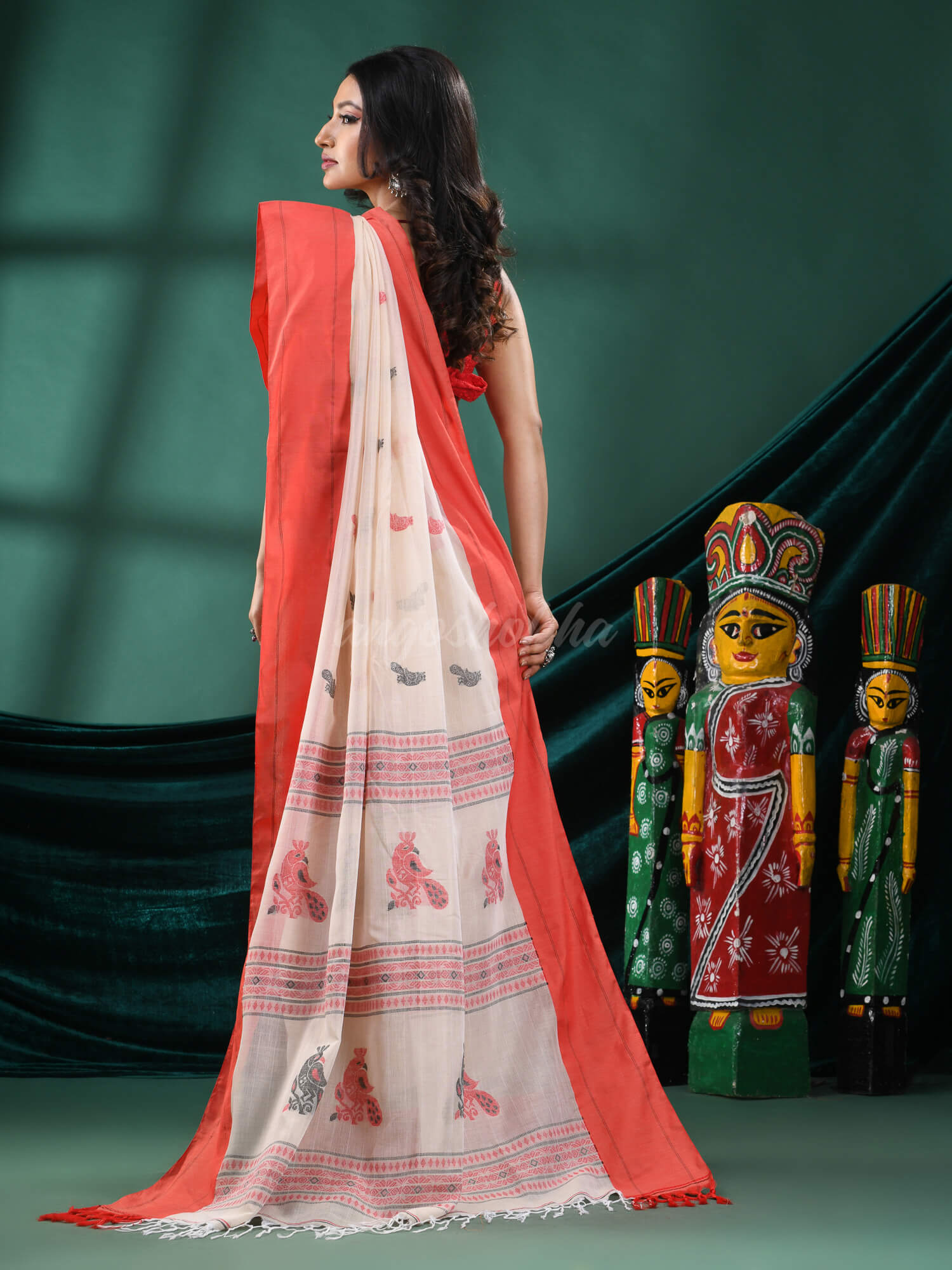 Cream Cotton Peacock Design Handloom Saree