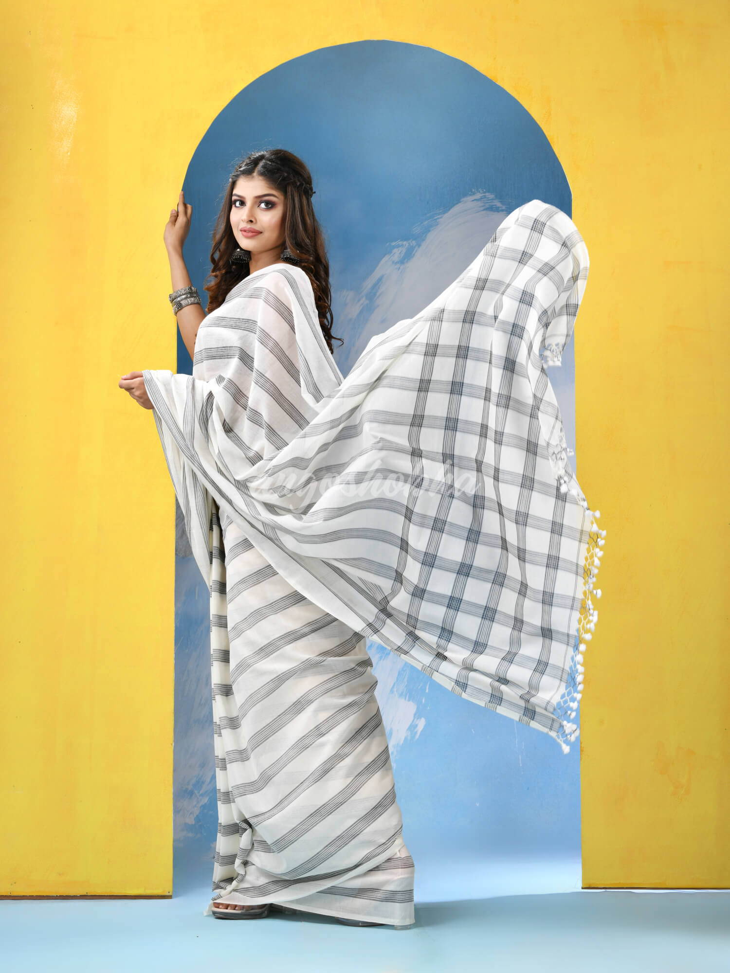 White Cotton Check Handloom Saree