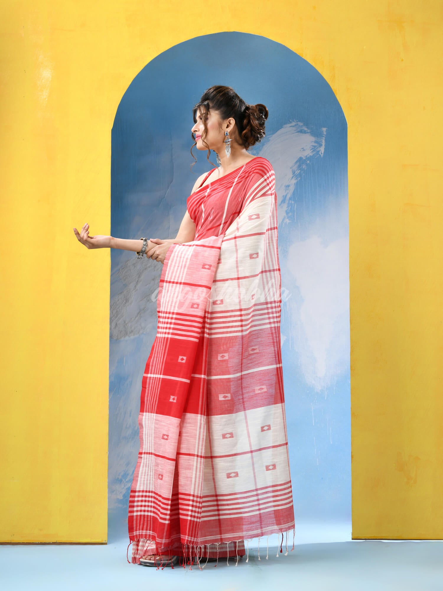 Off White Red Cotton Handloom Saree