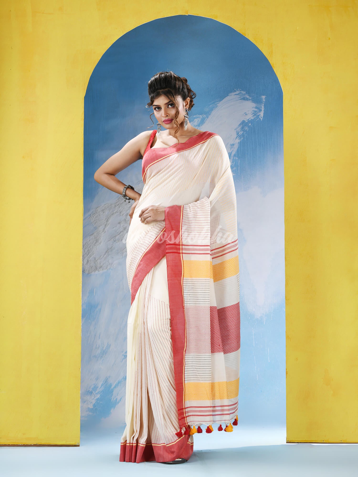White Cotton Red Broder Handloom Saree
