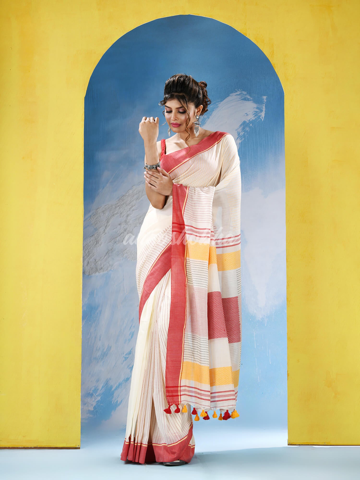 White Cotton Red Broder Handloom Saree