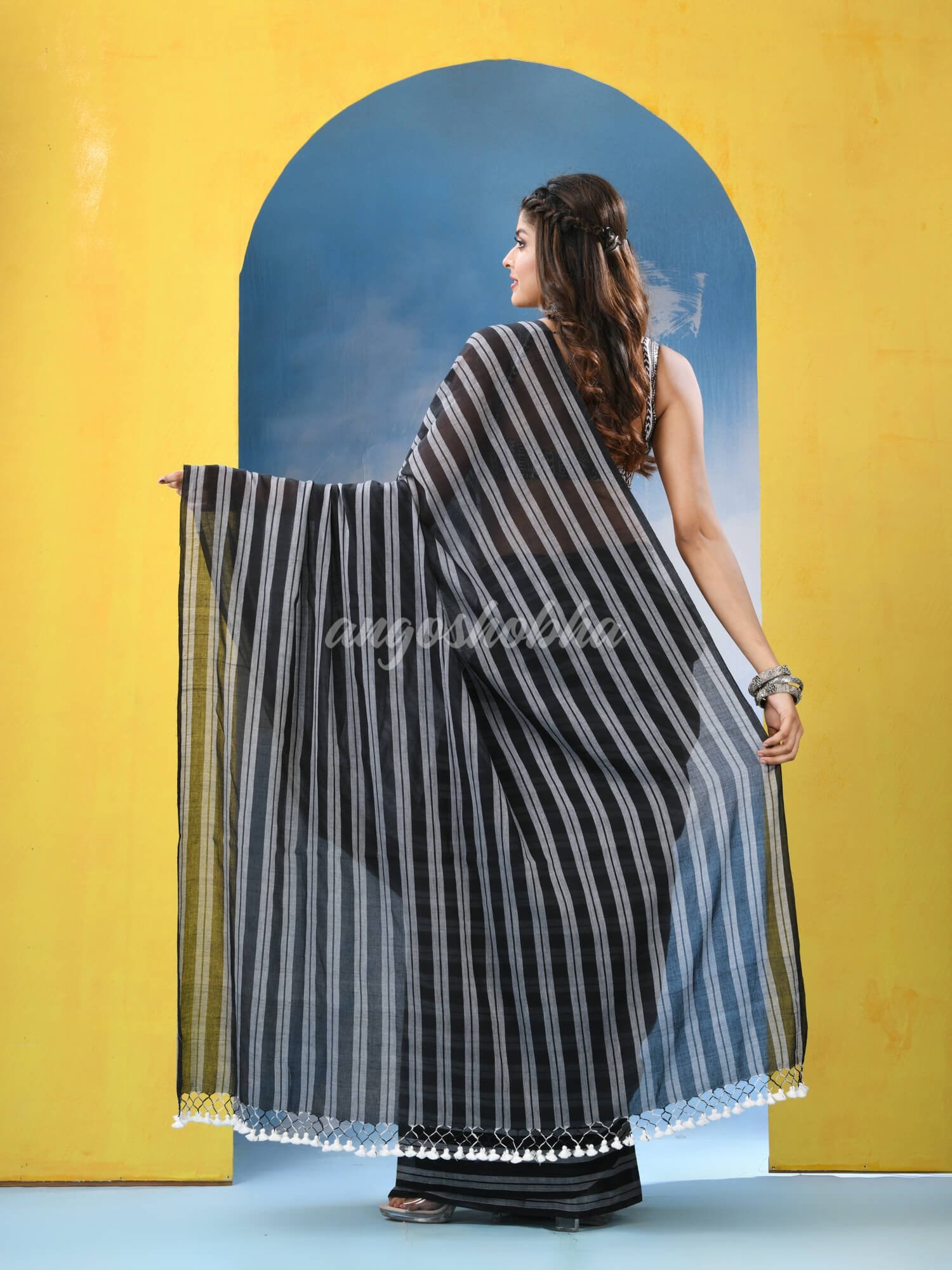 Grey Black Check Cotton Handloom Saree