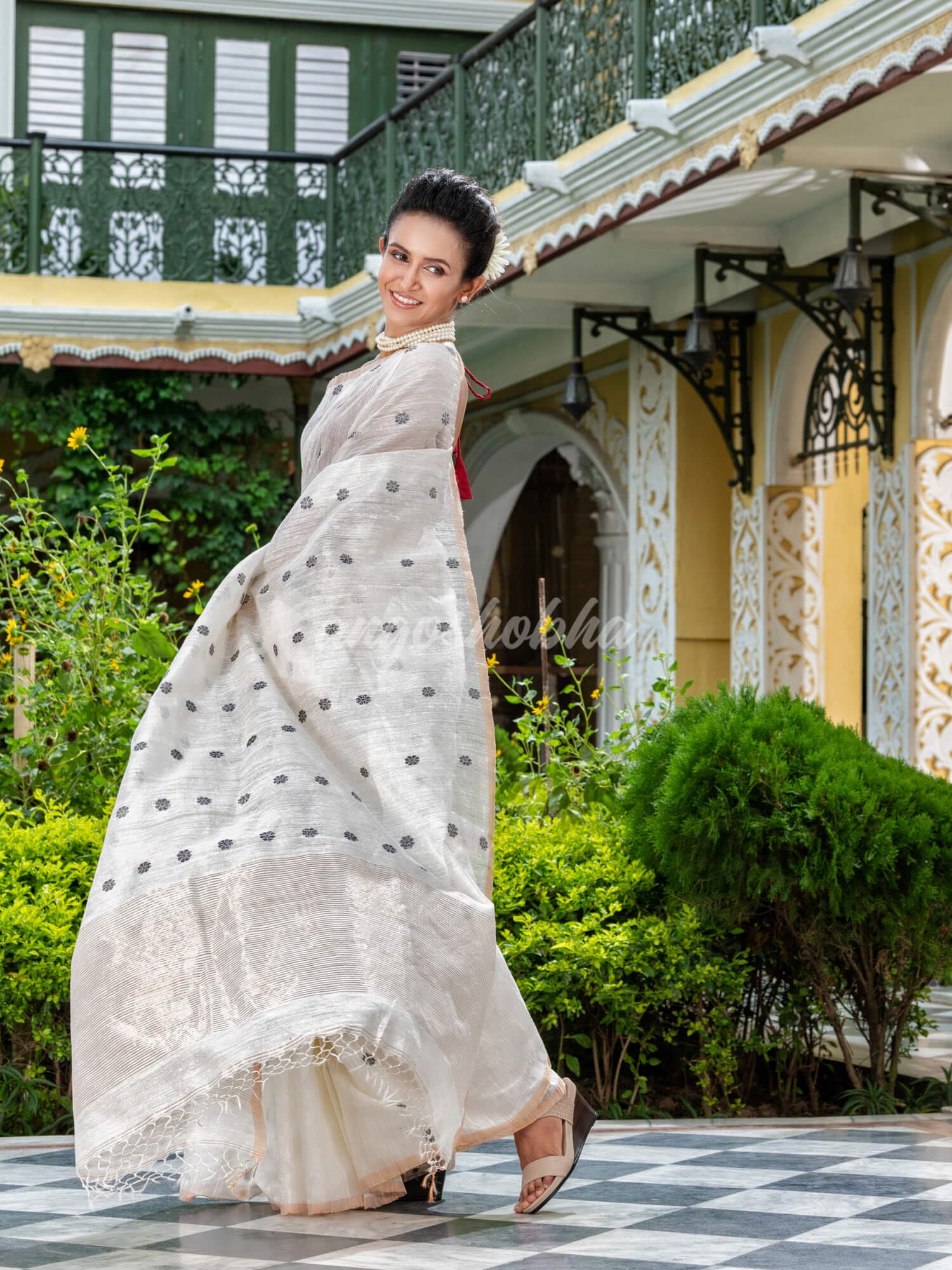 White Matka Silk Handloom Saree