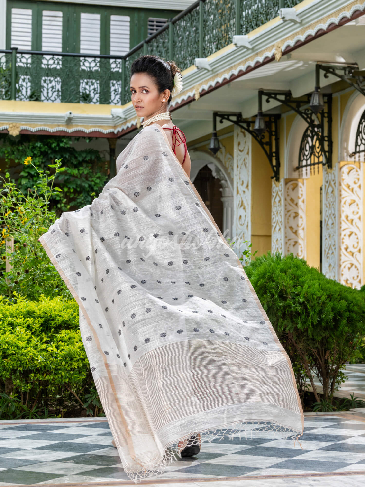 White Matka Silk Handloom Saree