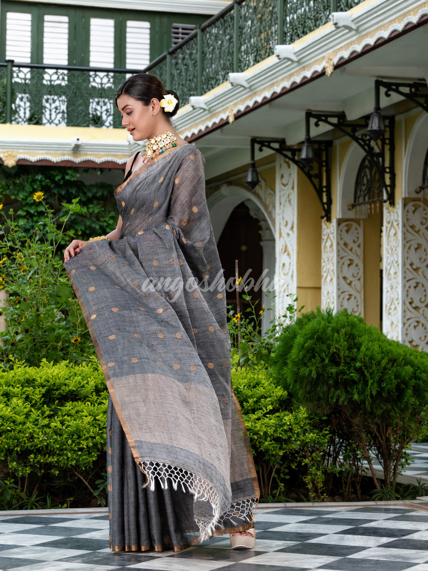 Grey Matka Silk Handloom Saree for women in India