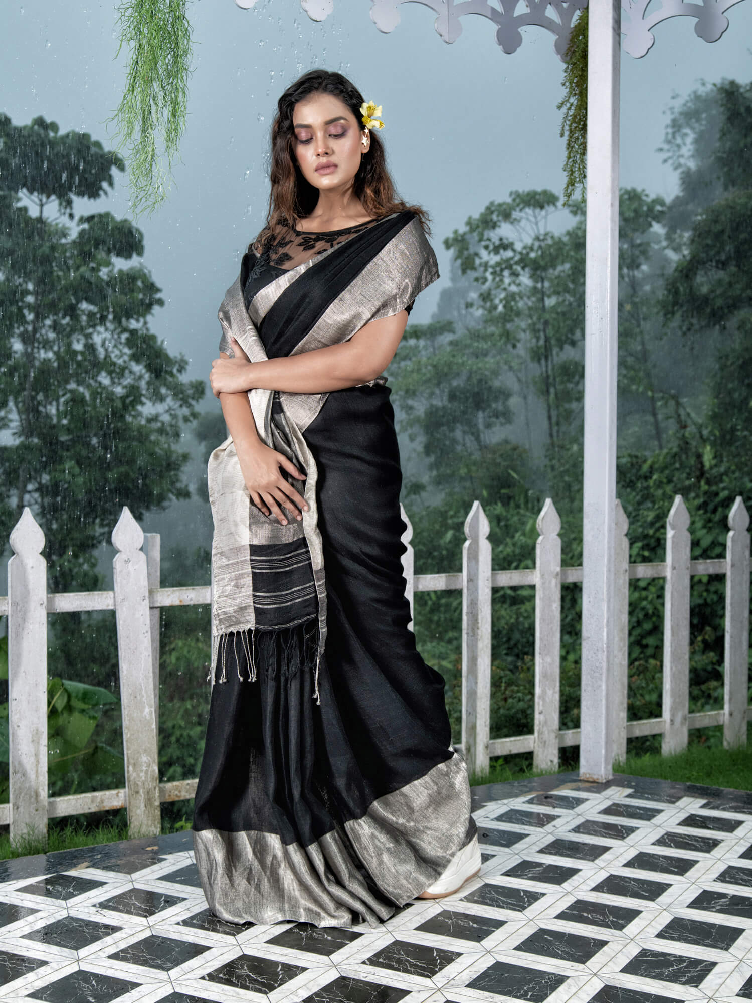 BlackTraditional Handloom Linen Saree