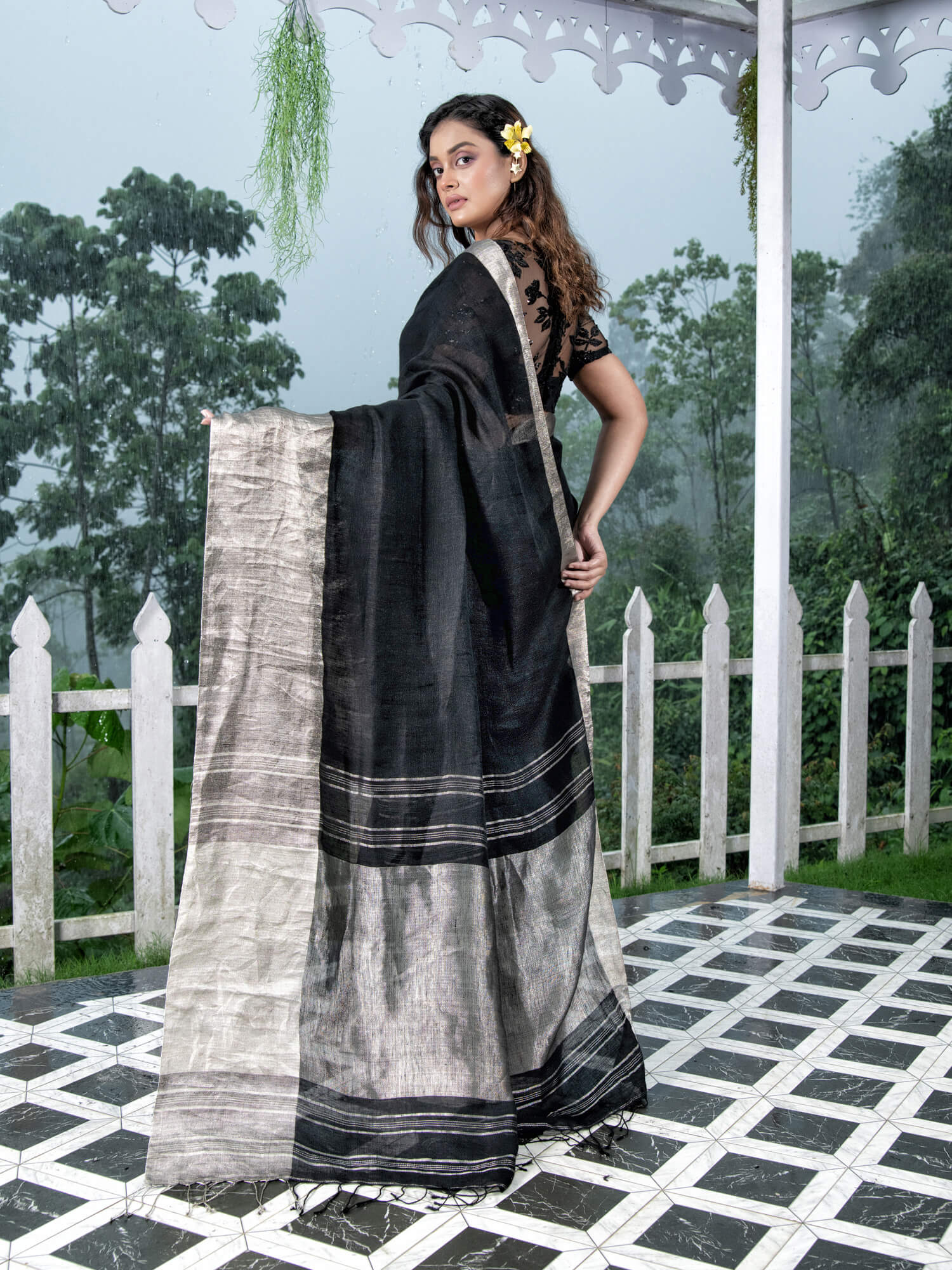 BlackTraditional Handloom Linen Saree