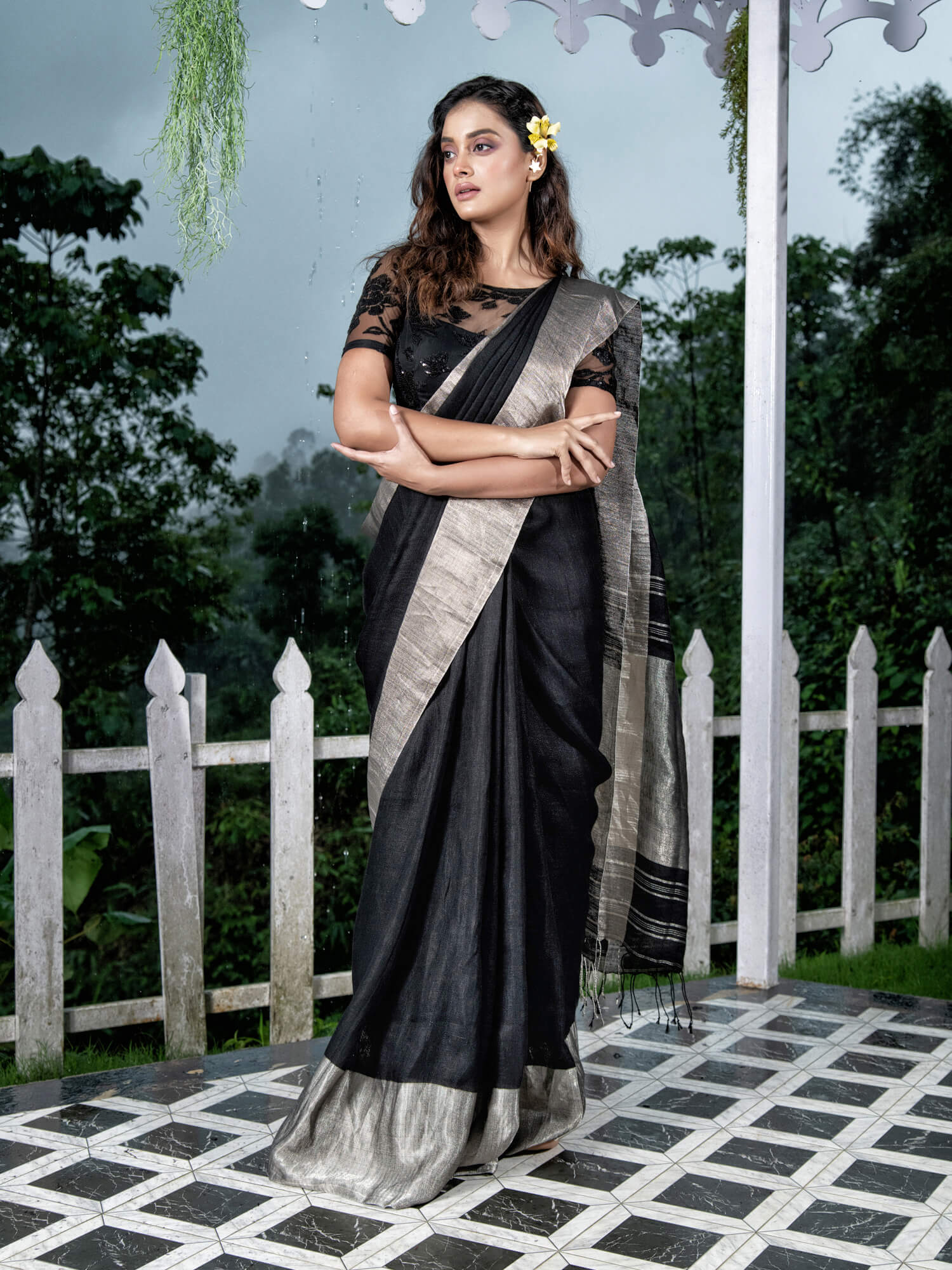 BlackTraditional Handloom Linen Saree