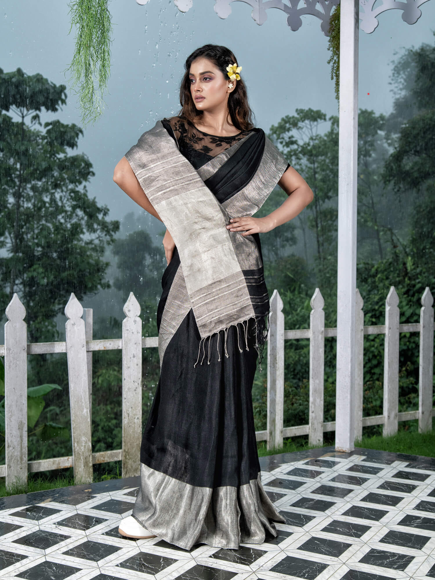 BlackTraditional Handloom Linen Saree