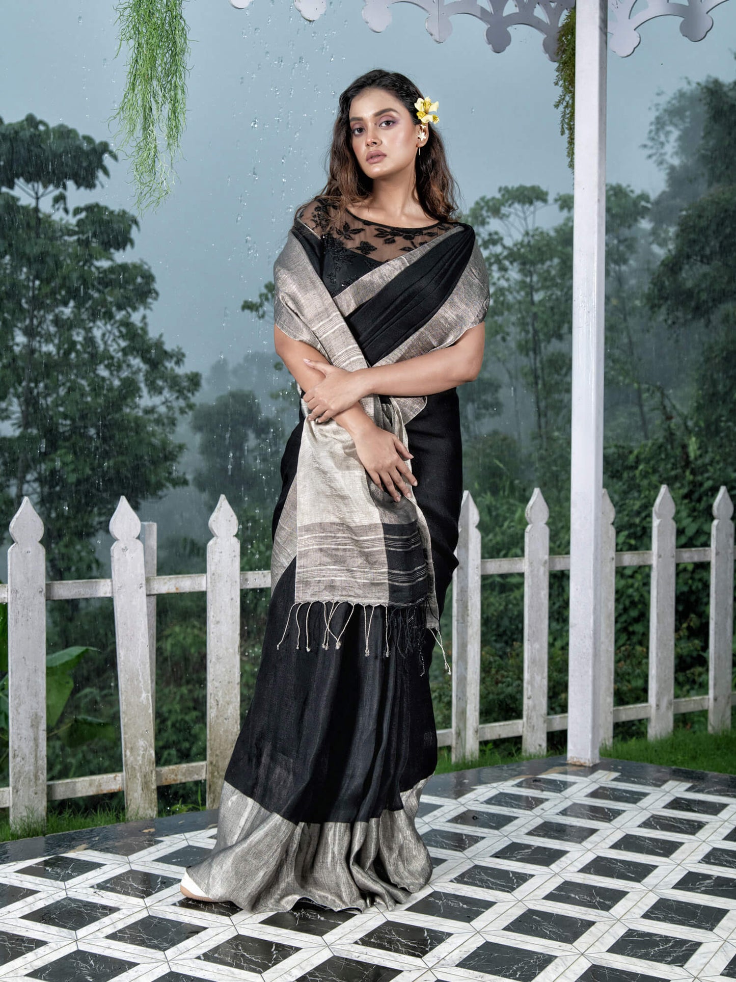 BlackTraditional Handloom Linen Saree