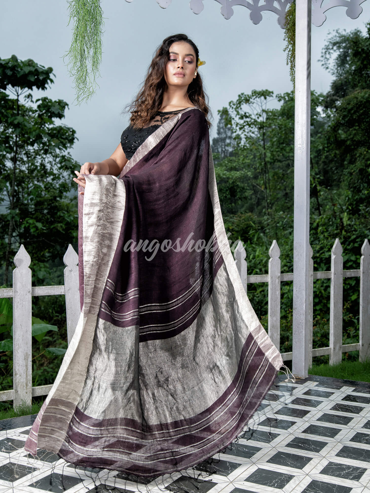 WineTraditional Handloom Linen Saree